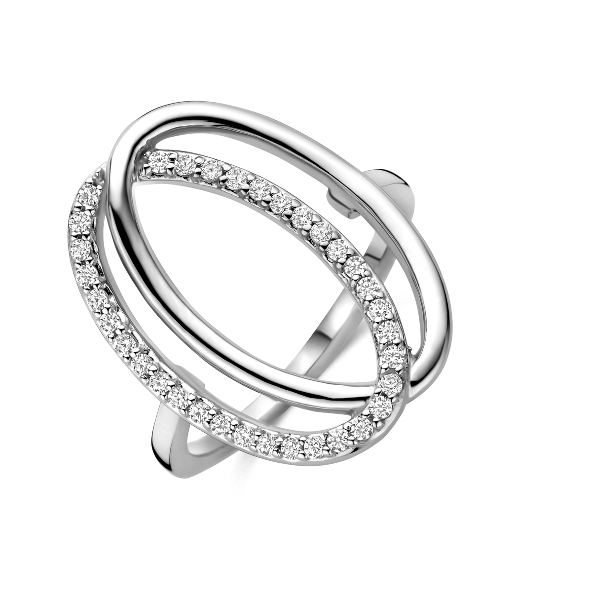 Gerhodineerd 925 zilveren ring uitgevoerd met zirkonia. De ring heeft een afmeting van 21,5x16mm.