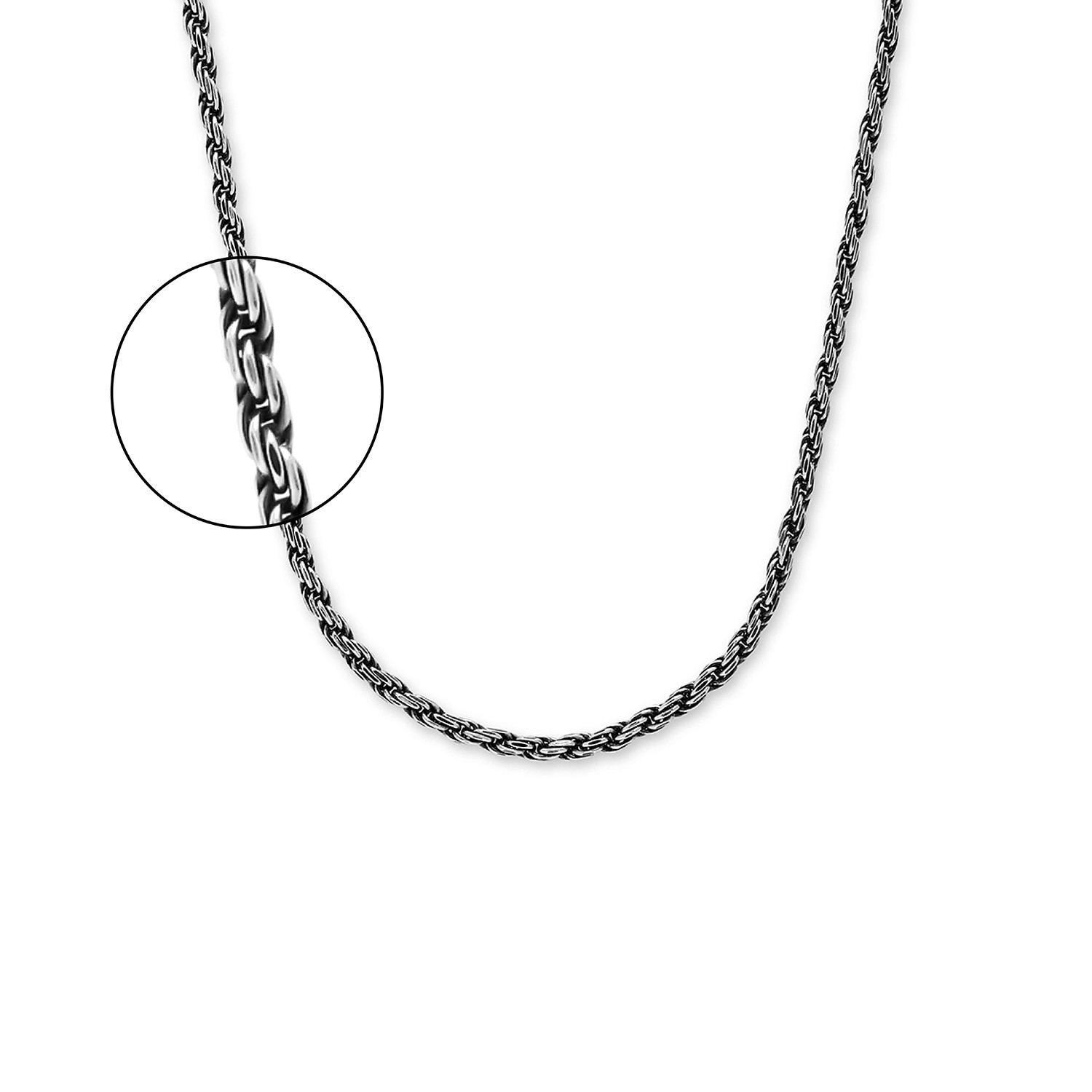Zilveren Ketting van SILK Jewellery welke je heel mooi kunt combineren met verschillende hangers. De ketting sluit middels een klein karabijn sluitinkje en een logo hangertje.