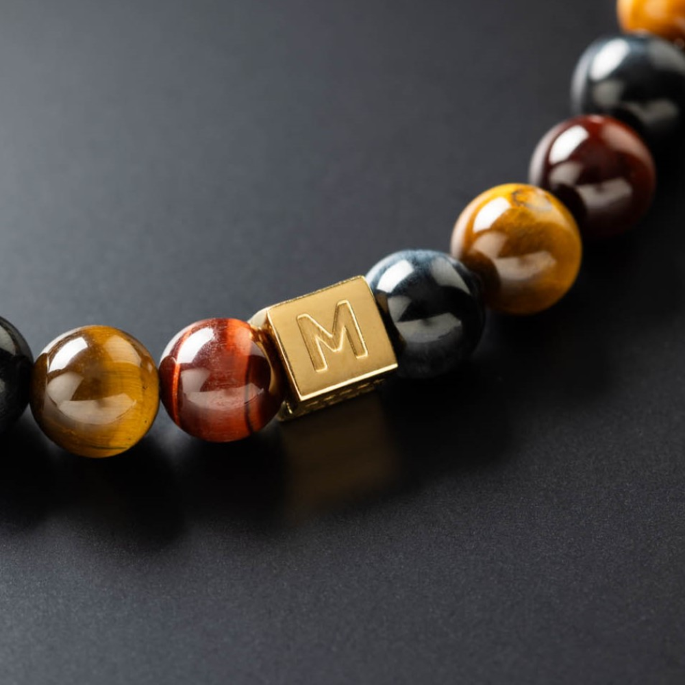 De Click Bead 8mm Goldplated Letter L, modelnummer RR-CB8-G-L, is een stijlvolle hanger van een onbekend merk. Ideaal als persoonlijk accessoire aan een ketting of armband. Draag het als een uniek, persoonlijk accent bij elke outfit. Perfect voor dagelijks gebruik of speciale gelegenheden. Voeg een persoonlijke touch toe aan je sieradencollectie.