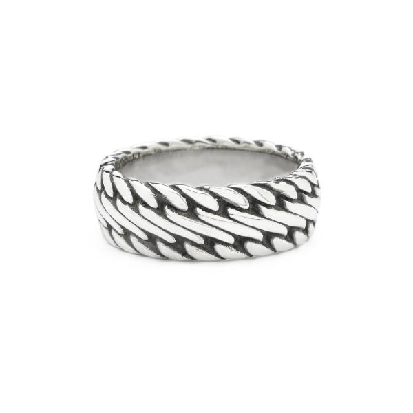 Deze smalle fijn gevlochten ring behoort tot de iconische Weave Collectie, de meest uitgebreide serie van de SILK collectie.