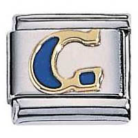 Zoppini letter G blauw emaille

Metaal     : Staal, 18 karaat goud
Maten     : 9mm
Materiaal : staal met 18 karaat gouden letter met blauw emaille inleg.