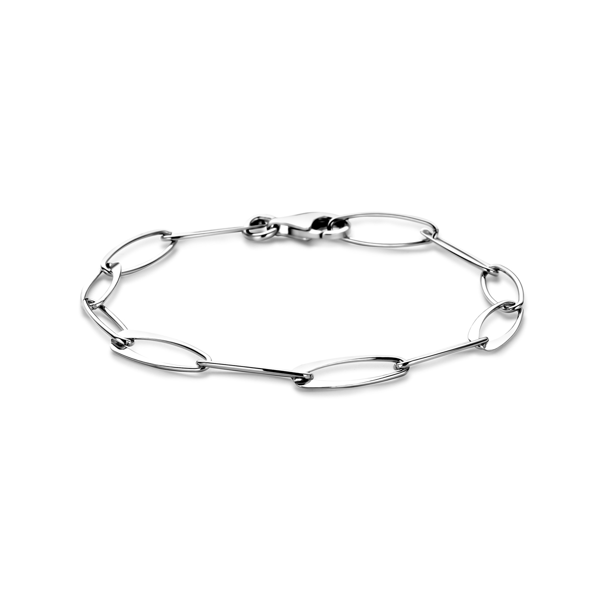 Gerhodineerd 925 zilveren armband met een draaglengte van 19cm en een schakelbreedte van 6mm. Uitgevoerd met karabijnsluiting.