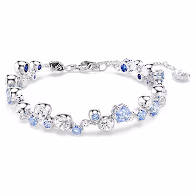 Wikkel uw pols in licht dankzij deze levendige Constella-armband. Het ontwerp met rhodium toplaag is volledig bezet met heldere kristallen en blauwe Swarovski Zirkonia in diverse formaten en tinten, elk in een klauw- of lunettezetting. Deze glanzende armband met karabijnsluiting geeft een verfijnde afwerking aan elke outfit en kan worden gedragen met de bijpassende ketting.
Artikelnr.: 5722479
Collectie:  Constella
Lengte (minimum - maximum): 15.5 - 20 cm
Breedte: 0.6 cm
Materiaal:  Kristallen, Rodium-verguld, Zirkonia
Kleur:  Blauw
Type sluiting:  Karabijn
