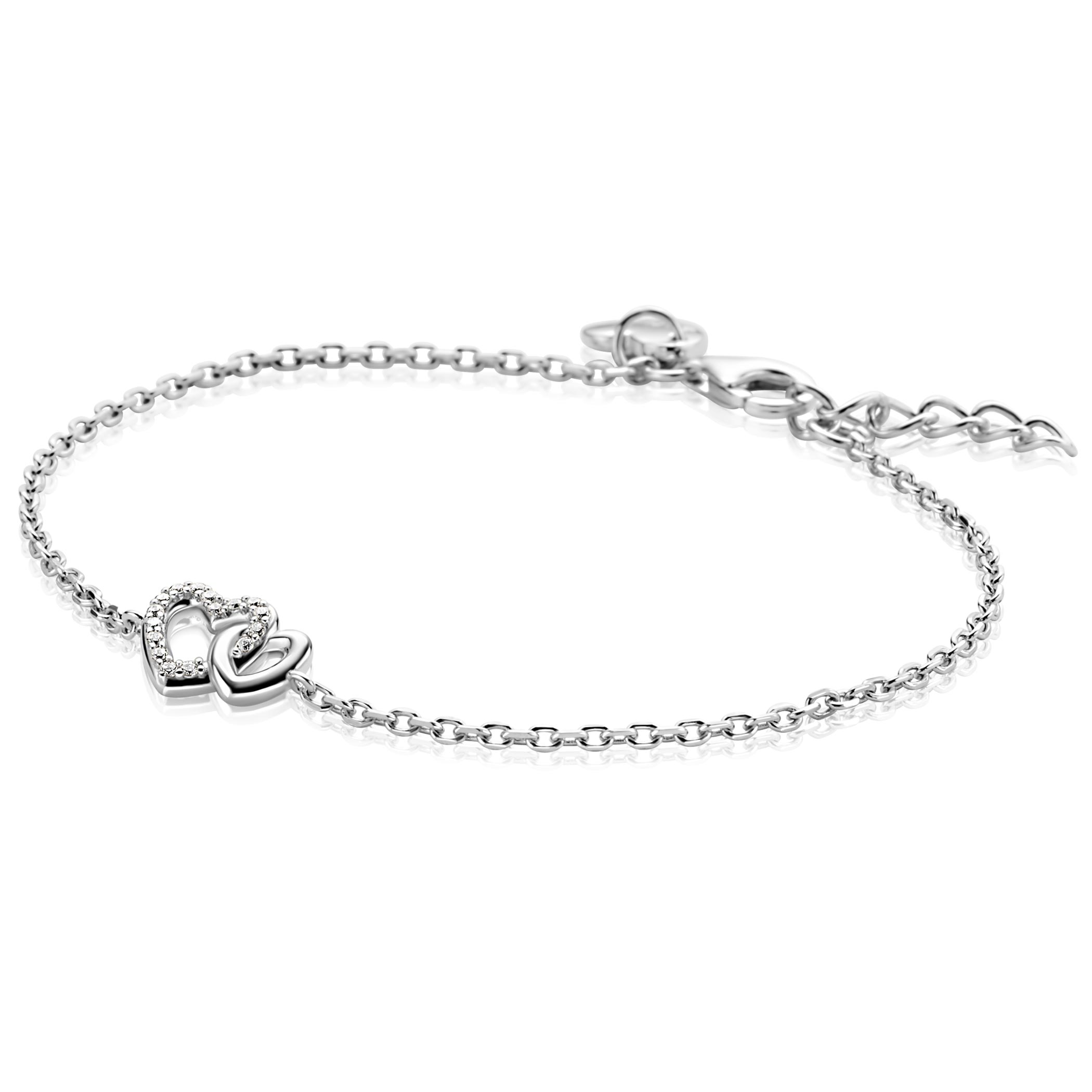 ZINZI zilveren armband met twee verbonden hartjes, waarvan één schitterend bezet is met witte zirkonia's. De lengte is verstelbaar van 17cm tot 19cm. Vervaardigd van eerste gehalte zilver (925) en extra gerodineerd.