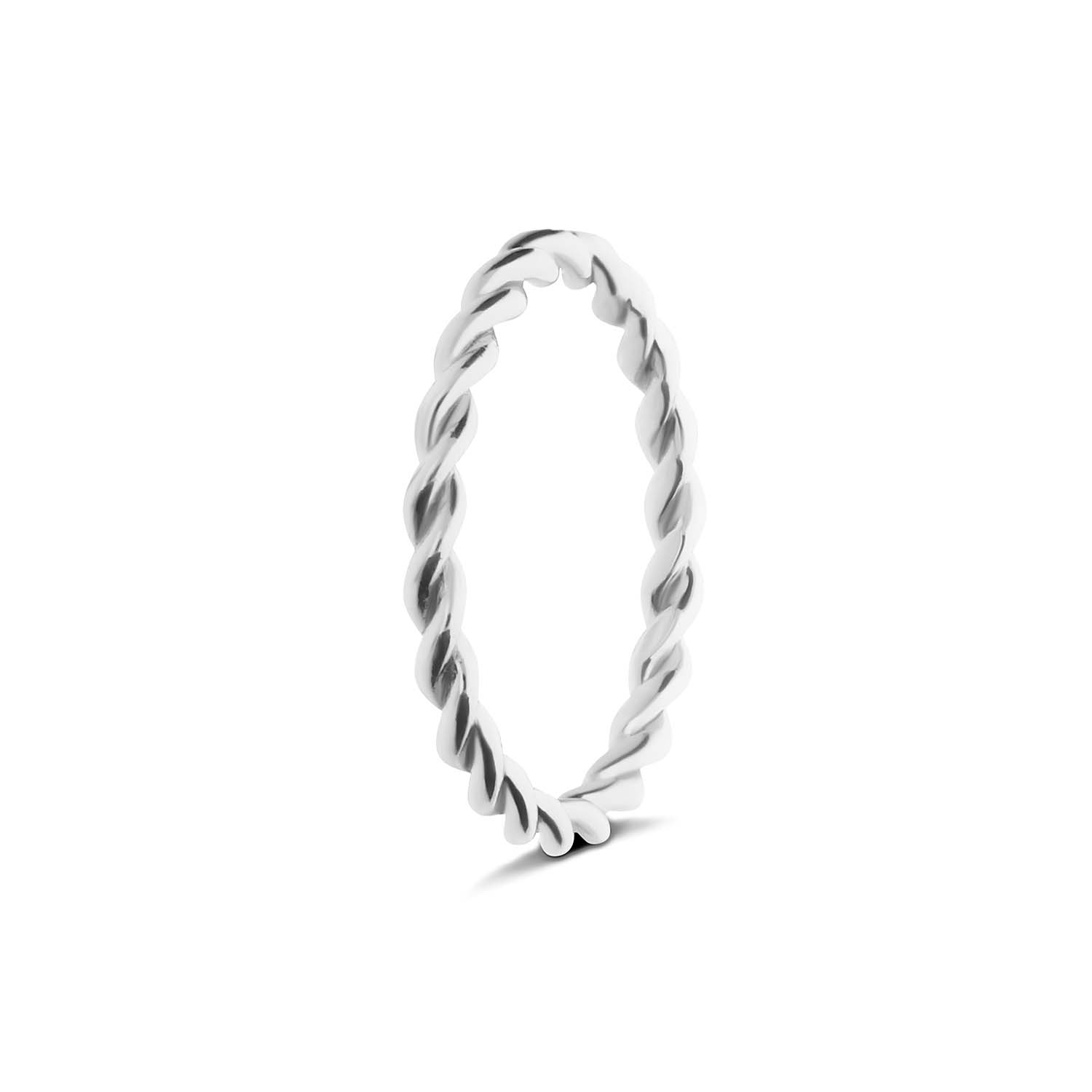 Deze tijdloze ring van Glow gaat nooit uit de mode! Hij is gemaakt van 925 sterling zilver en heeft een breedte van 2mm. Leuk in combinatie met de andere sieraden van Glow voor een complete look.

GLOW
Benadruk jouw stijl met de verfijnde sieraden van GLOW en laat je inspireren door de uitgebreide collectie 14 karaats gouden sieraden van de hoogste Europese kwaliteit. Ontworpen om elke dag te dragen. Naast tijdloze ontwerpen bestaat de collectie ook uit hippe sieraden; zoals minimalistische gouden collieren en grafische oorknopjes. Wil je een beetje extra stralen? Kies dan voor flonkerende zirkonia of ga voor luxe met onze geraffineerde diamanten sieraden.
  
  Specificaties
  - 114.1378
  - Ring
  - 14 karaat geelgoud
  - Maat 56