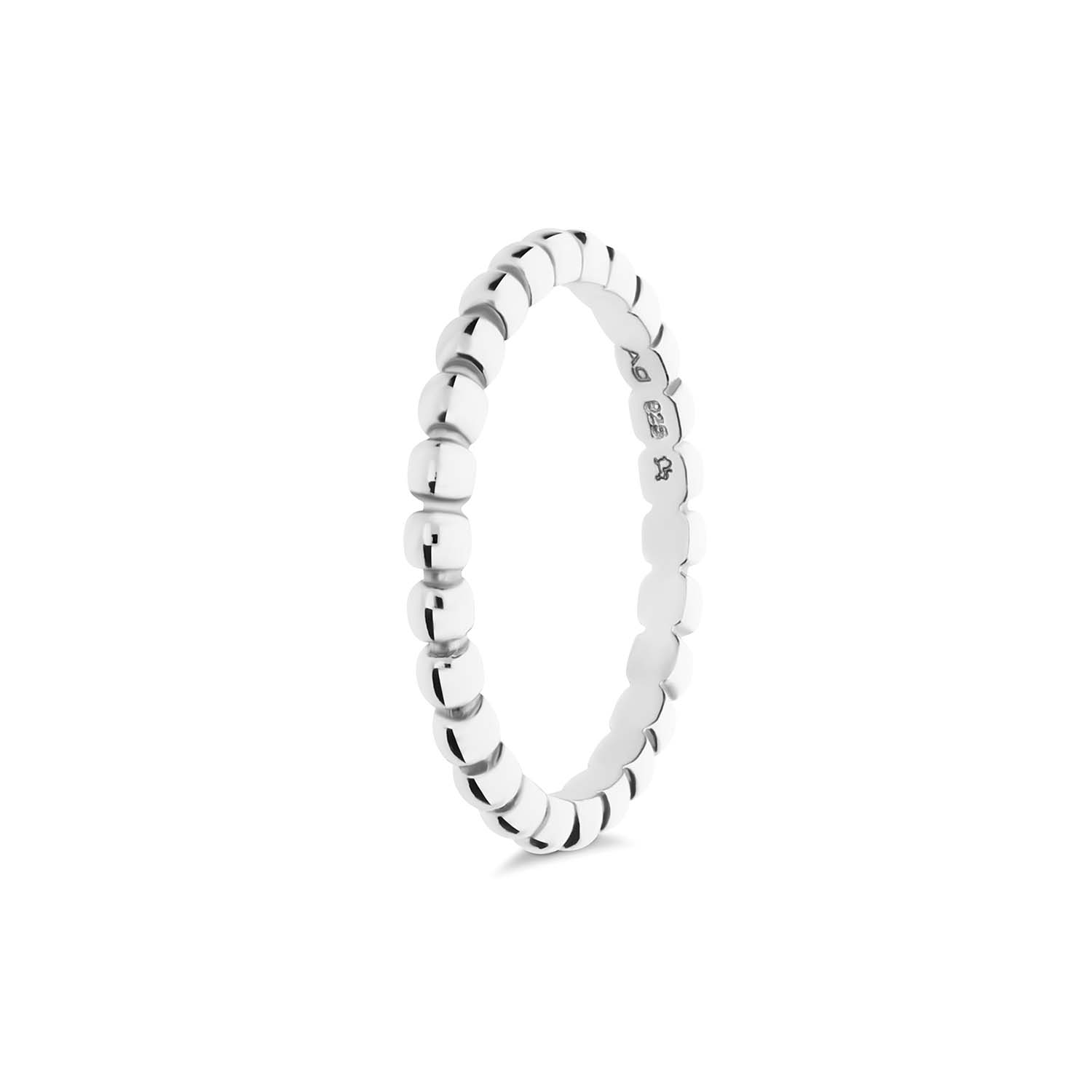 Dit is een ring van het merk GLOW