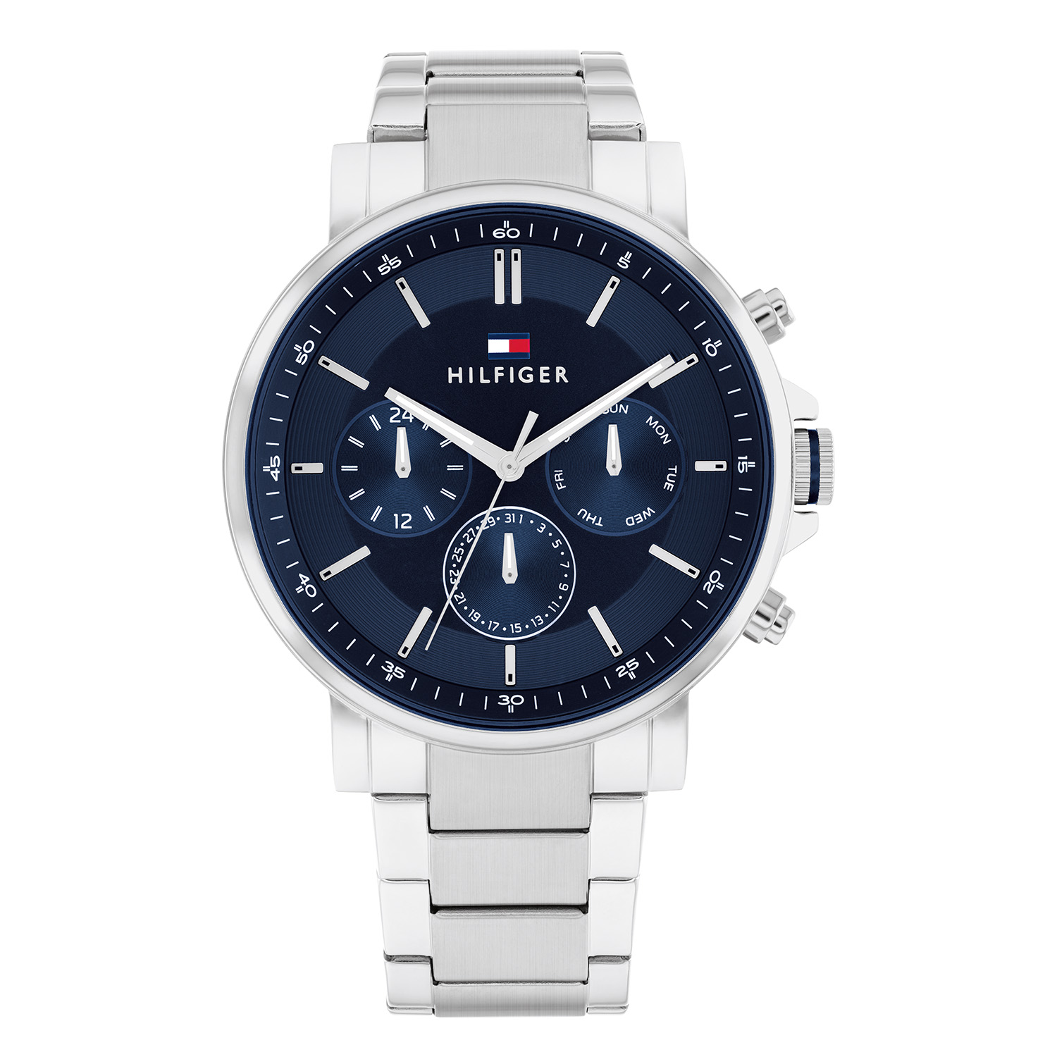 Tommy Hilfiger TH1710588 Horloge Heren Staal 44mm
Dit specifieke horloge van Tommy Hilfiger uit de Tyson serie met artikelnr: TH1710588 is een stijlvol horloge die zeker in je collectie past. Het stalen herenhorloge heeft een ronde zilverkleurige kast met een gladde bezel. Op de blauwe wijzerplaat zijn de datum,- dag en 24-uursaanduiding extra benadrukt. De wijzers hebben een lumibrite vulling en vallen daardoor goed op. Aan het nette horloge zit een zilverkleurige mat glimmende schakelband. Verder heeft het een mineraalglas, een doorsnee van 44mm en is 5ATM.  

Het merk:
Sinds de lancering van het merk in 1985 is Tommy Hilfiger wereldwijd bekend geworden als pionier van de klassieke Amerikaanse coole stijl. Geïnspireerd door de iconische popcultuur en het Amerikaanse erfgoed. De dames en herencollectie van dit seizoen bestaan uit minimalistische silhouetten en rustieke lederen details. De herenhorlogecollectie biedt iconische uurwerken met roestvrijstalen, lederen en siliconen banden.

Specificaties:
- Mineraalglas
- Ronde kast 44mm
- Zilverkleurige horlogekast
- Blauwe wijzerplaat
- Zilverkleurige schakelband
- 5ATM