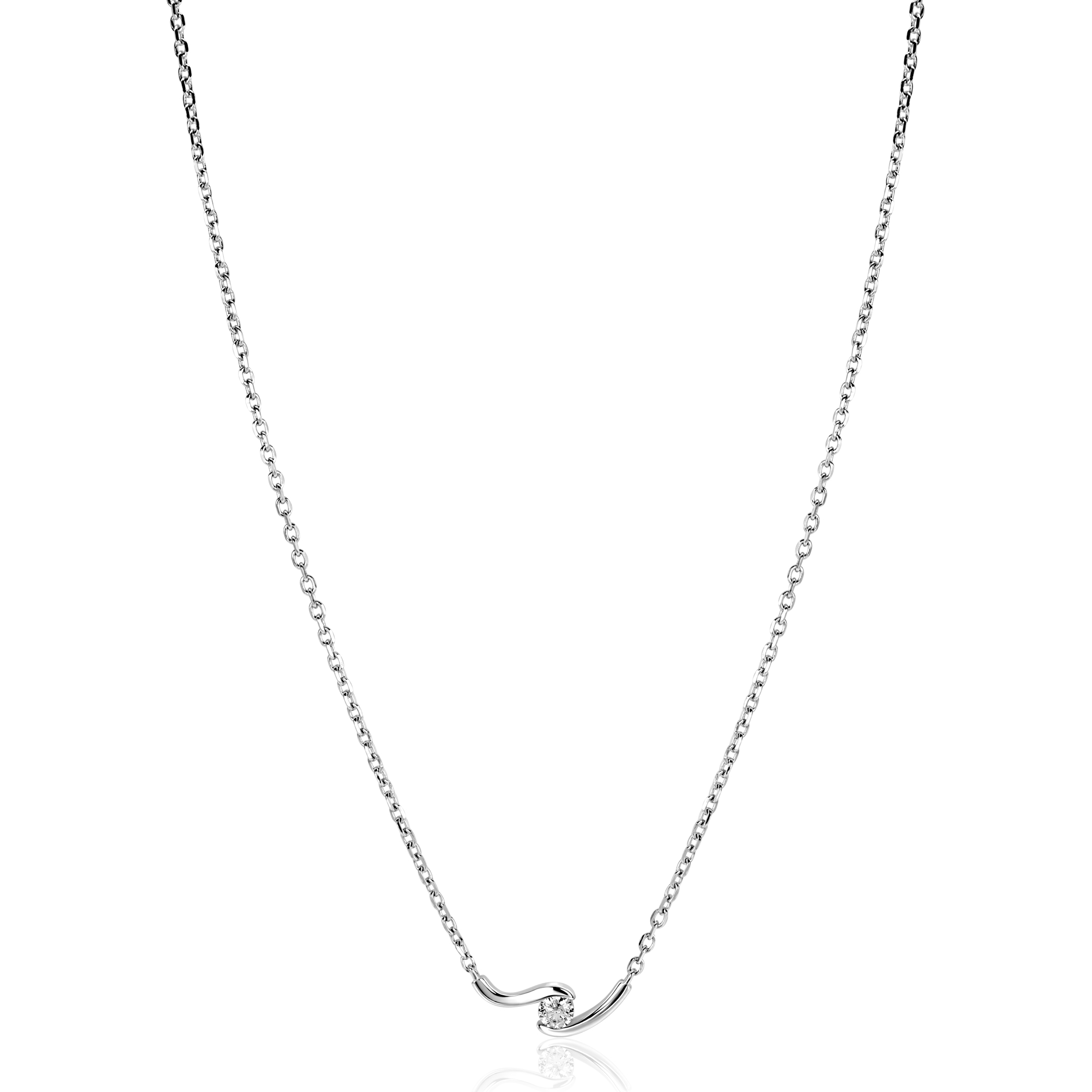 ZINZI zilveren ketting met ronde witte zirkonia, sierlijk omklemd door twee golvende staafjes. De lengte is te variëren tussen 42 en 45cm. De ketting is vervaardigd van eerste gehalte zilver (925) en voorzien van een extra rodiumlaag voor een langdurige glans.