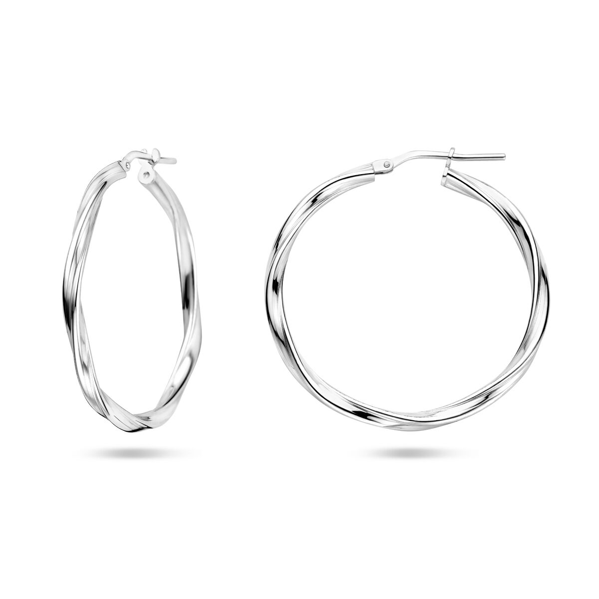 Zilver oorringen met scharnier, modelnummer 1337966, bieden verfijnde elegantie. Met een gewicht van 3,6 gram zijn ze gemaakt van gerodineerd, 925 sterling zilver en hebben ze een glanzende afwerking. De creoolvorm heeft een diameter van 35 mm. Perfect te dragen bij zowel casual als formele gelegenheden voor een vleugje glamour. Kwaliteitscategorie: Sieraad.
