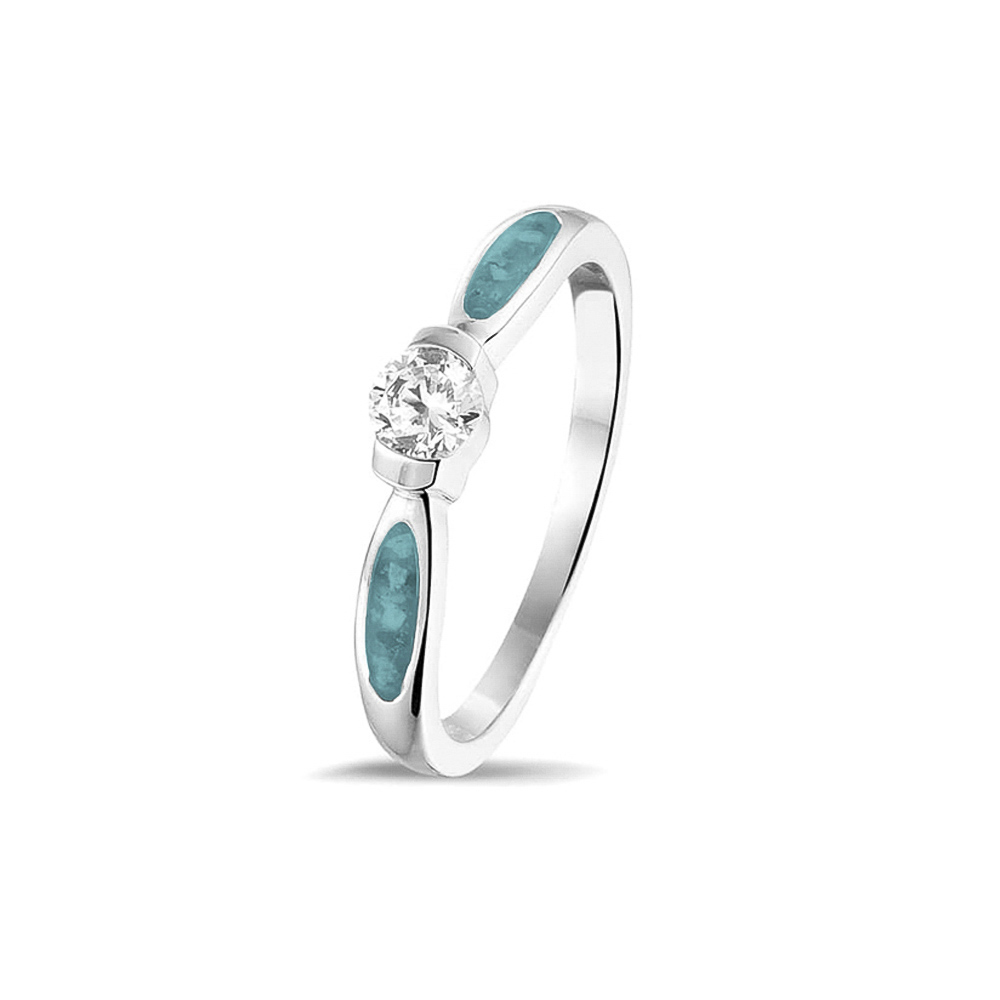 verkrijgbaar vanaf €129,- in Zilver 

Solitair ring. Deze ring is geschikt voor zowel as, haar als moedermelk. Dit sieraad wordt zichtbaar aan de voorkant gevuld met as en wordt vermengd met onze speciale hars. 

Leverbaar In  zilver of 14krt geel/wit/of rosé Goud 
Steensoort: Diamant Of Zirconia 
en met alle verschillende hars kleuren naar keuze 

U kunt bij ons in de winkel het sieraad samenstellen en zien welke opties allemaal mogelijk zijn





