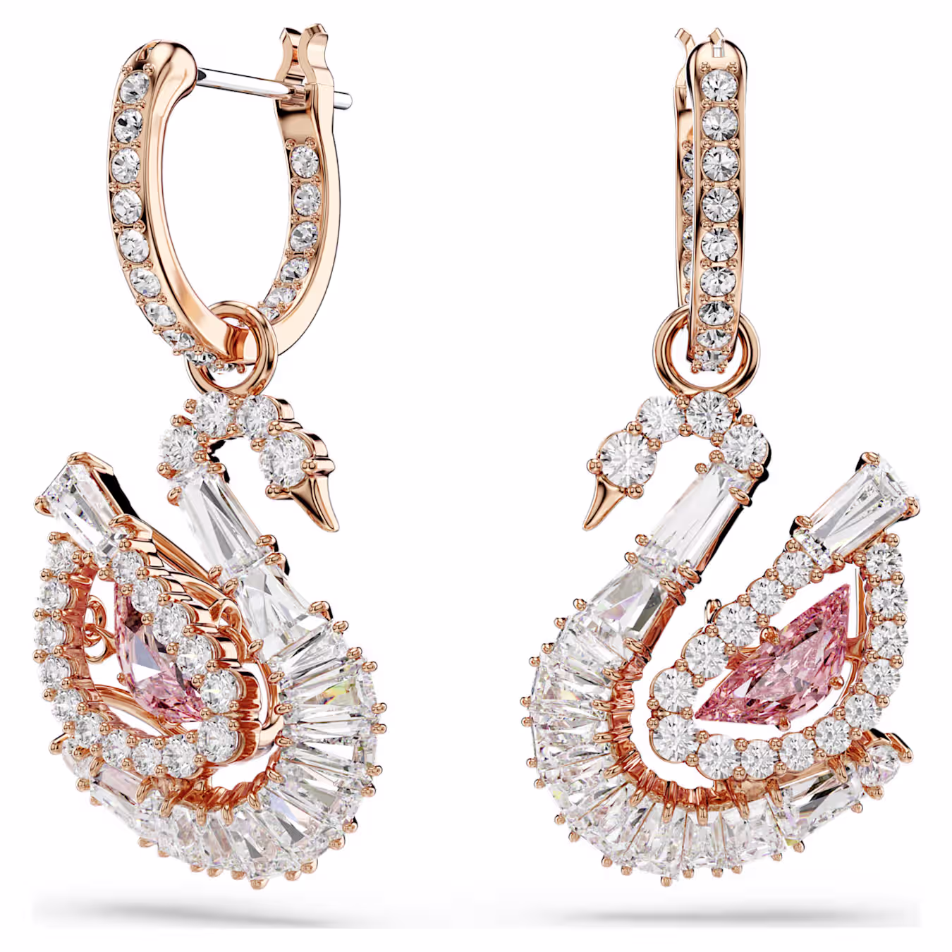 Omarm de delicate beweging van Swarovski’s iconische zwaan met deze karakteristieke oorbellen. Elk sierlijk silhouet is bevestigd aan een mini ring met glinsterende pavé, is voorzien van een roségoudkleurige toplaag en versierd met heldere Swarovski Zirkonia met een roze dansende steen in swan body-slijpvorm. Dit stralende detail zorgt voor een eindeloze beweging van kleur en licht en laat uw stijl op elk moment stralen.
Artikelnr.: 5732415
Collectie:  Swan
Formaat: 1.7 x 1.4 cm
Materiaal:  Kristallen, Roségoudkleurige toplaag, Zirkonia
Kleur:  Roze
Gewicht (individueel product):  2.3 g