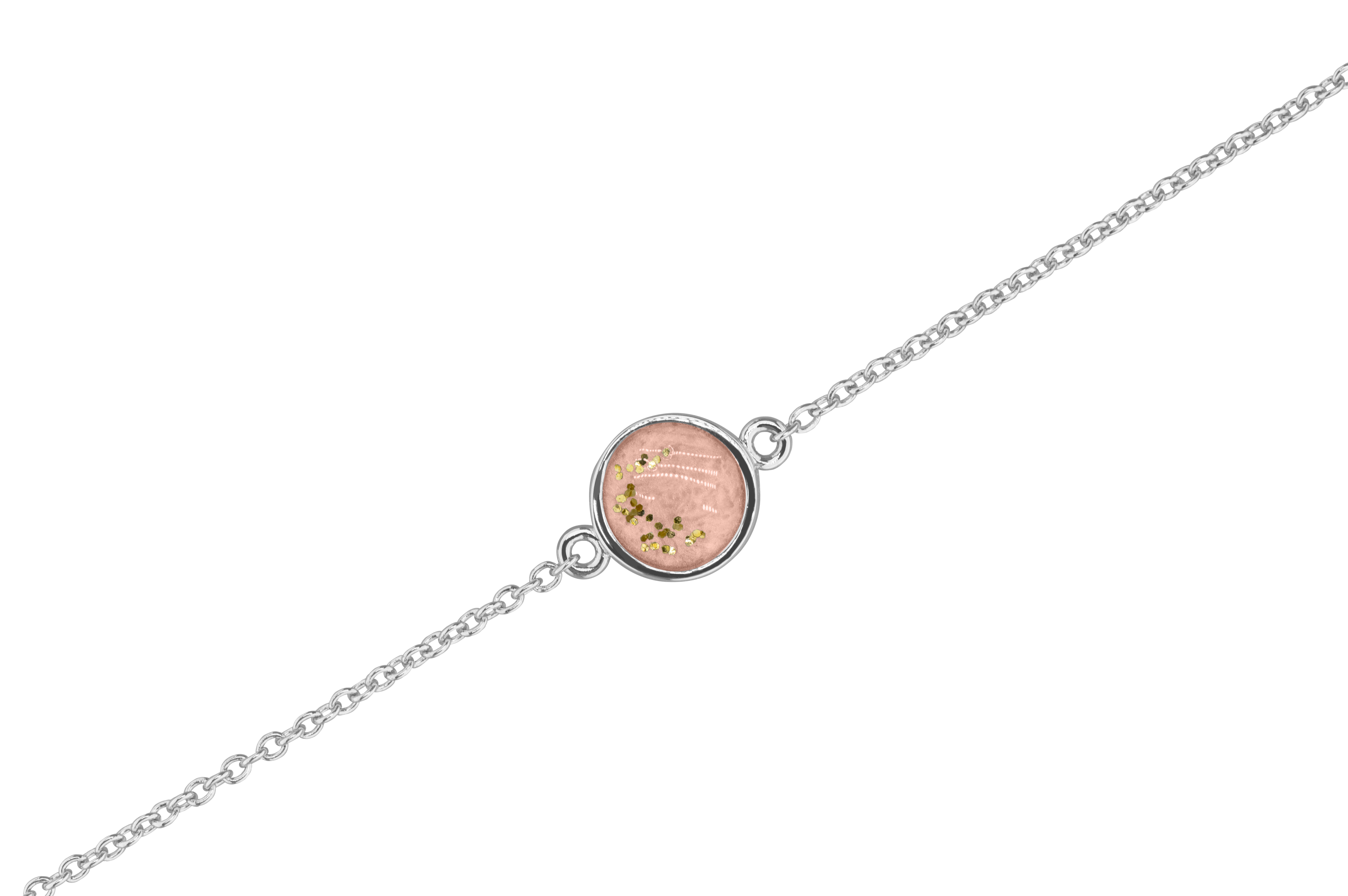 Armband met rond as-compartiment. Dit sieraad wordt zichtbaar aan de voorkant gevuld met as of haar en wordt vermengd met onze speciale hars. Het vullen van de armband kunnen wij voor u verzorgen. Veelal kan het vullen gedaan worden in uw bijzijn. Vraag hiervoor naar de mogelijkheden. De achterkant van het as compartiment kan ook mooi gegraveerd worden

verkrijgbaar vanaf €169,-  in zilver

Leverbaar In  zilver of 14krt geel/wit/of rosé Goud 
en met alle verschillende hars kleuren naar keuze 

U kunt bij ons in de winkel het sieraad samenstellen en zien welke opties allemaal mogelijk zijn
