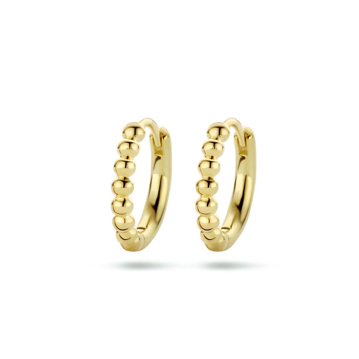Verguld op 925 zilveren klapoorringen met een breedte van 2.3mm. Geen garantie op plating.