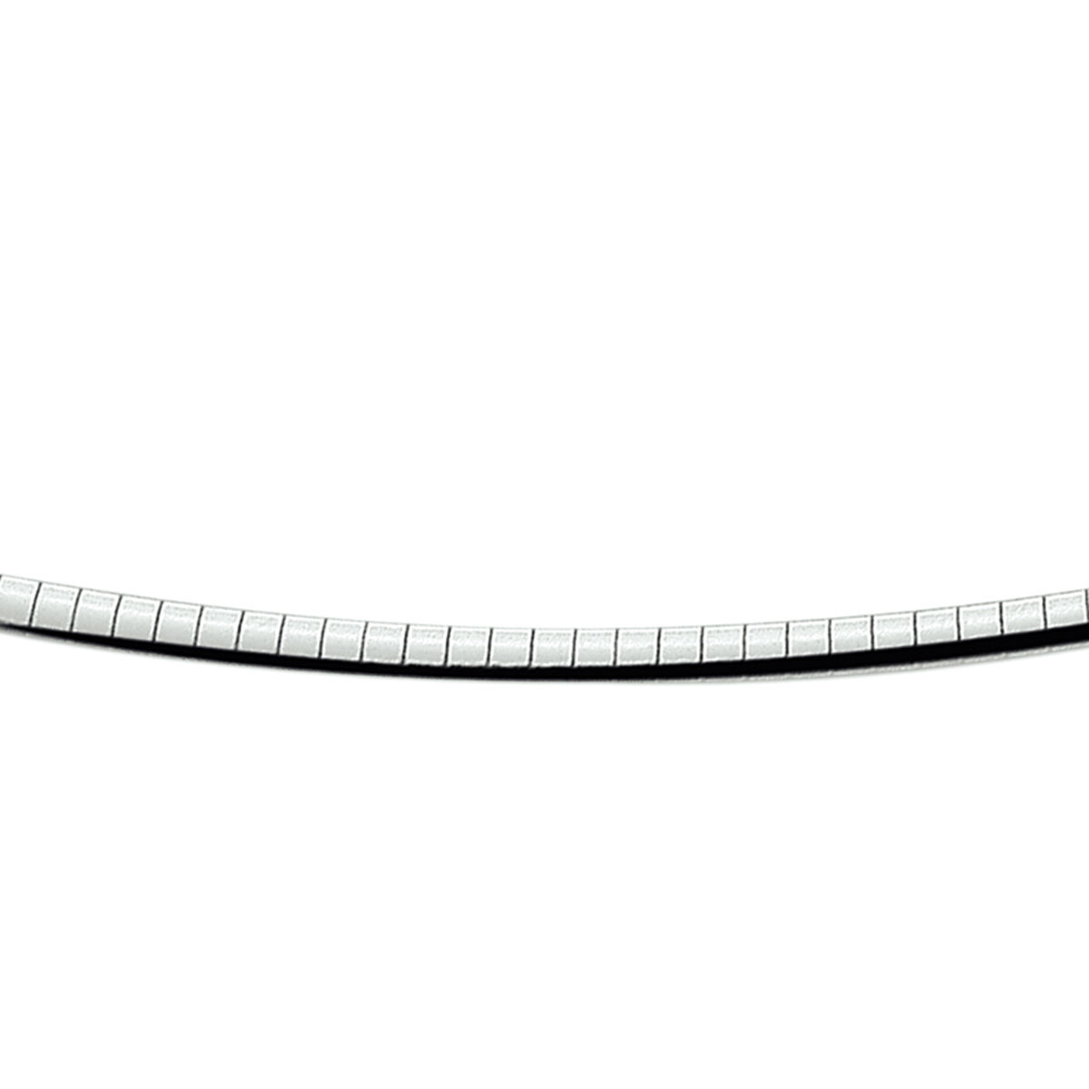 Zilveren omega collier. De schakelbreedte is 3.25mm.