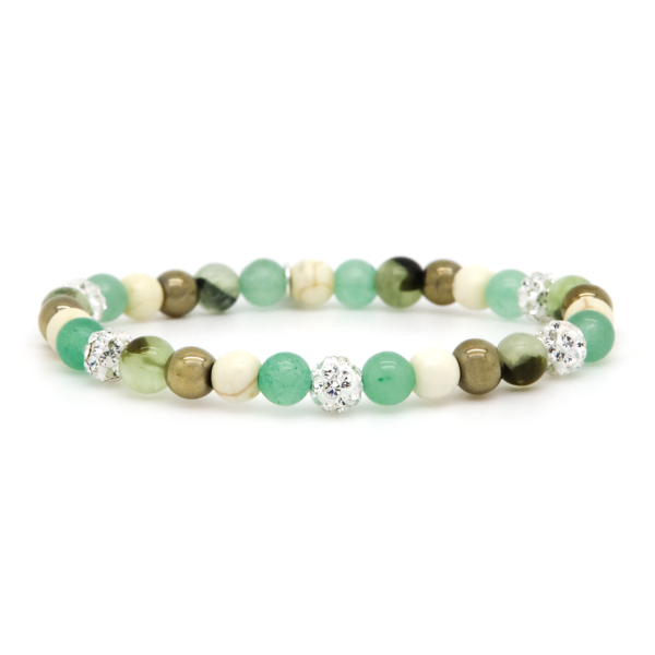 De Karma Armband Spiral OAKLY XS Elastic (witte kristal), modelnummer KAR-80154EL, is een unieke armband in de categorie "Jewel" en type "Bracelet." Het is nikkelvrij, wat ideaal is voor mensen met allergieën. Deze armband draag je het beste als blikvanger om je pols, gecombineerd met andere subtiele sieraden voor een stijlvolle, elegante look.