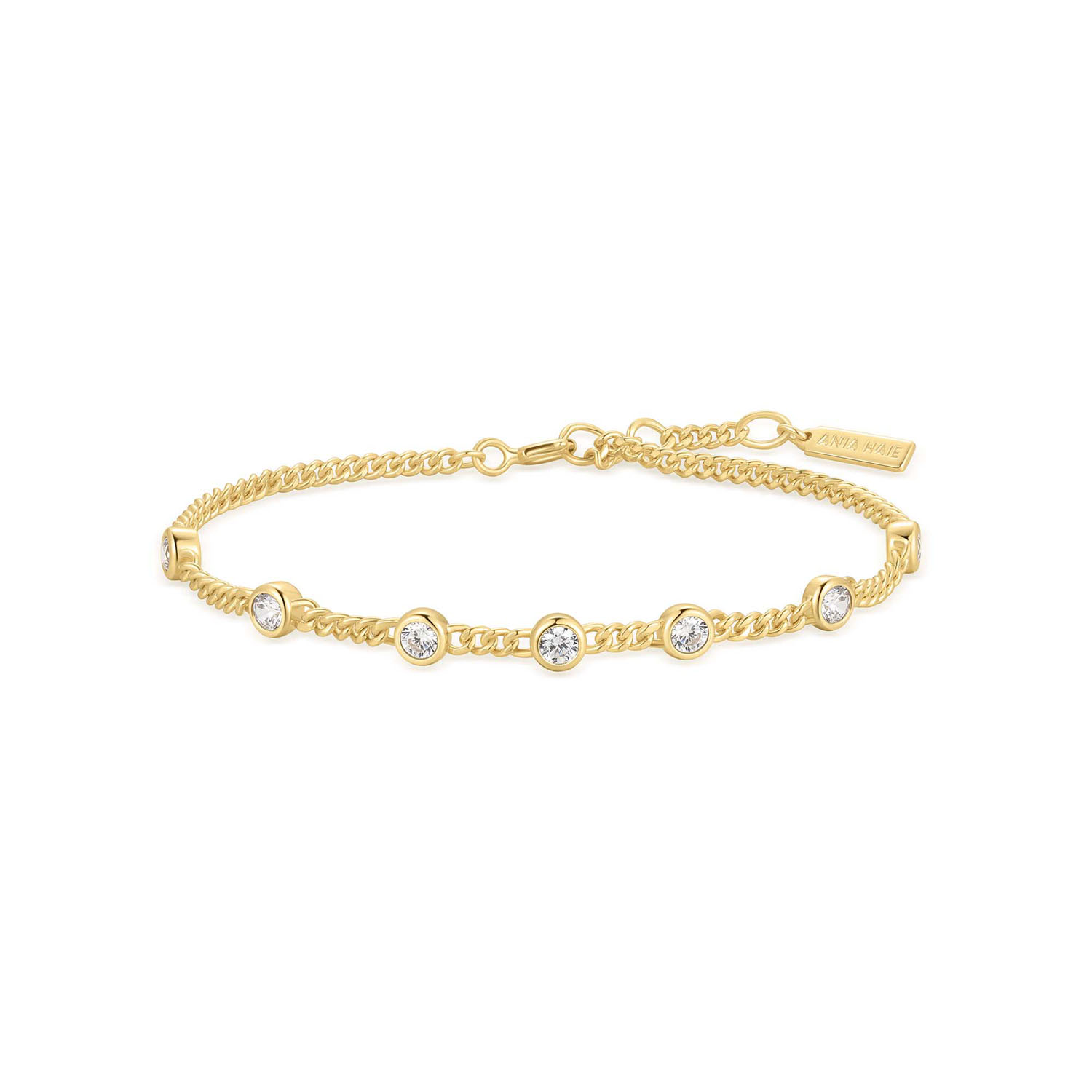 HET MERK
Geïnspireerd door de laatste fashion trends is Ania Haie het toonaangevende sieradenmerk voor hoogkwalitatieve maar ook betaalbare zilveren sieraden, zonder op de kwaliteit in te leveren. Iedere collectie is gebaseerd op de laatste catwalktrends, waardoor Ania Haie snel tot hét sieradenmerk voor stijlbewuste consumenten is verkozen. Elk sieraad wordt ontworpen om te combineren met andere sieraden waardoor je je eigen look kunt creëren. Maar ook zijn Ania Haie sieraden opvallend genoeg om op zichzelf te dragen.

SPECIFICATIES
- Ania Haie
- Armband
- 925 zilver met gold plating
- Lengte 18,5cm
- AH B066-05G