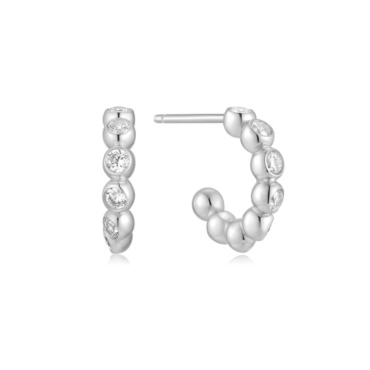 HET MERK
Geïnspireerd door de laatste fashion trends is Ania Haie het toonaangevende sieradenmerk voor hoogkwalitatieve maar ook betaalbare zilveren sieraden, zonder op de kwaliteit in te leveren. Iedere collectie is gebaseerd op de laatste catwalktrends, waardoor Ania Haie snel tot hét sieradenmerk voor stijlbewuste consumenten is verkozen. Elk sieraad wordt ontworpen om te combineren met andere sieraden waardoor je je eigen look kunt creëren. Maar ook zijn Ania Haie sieraden opvallend genoeg om op zichzelf te dragen.

SPECIFICATIES
- Ania Haie
- Oorsieraad
- 925 zilver met rhodium plating
- Lengte 6,5mm
- AH E066-05H