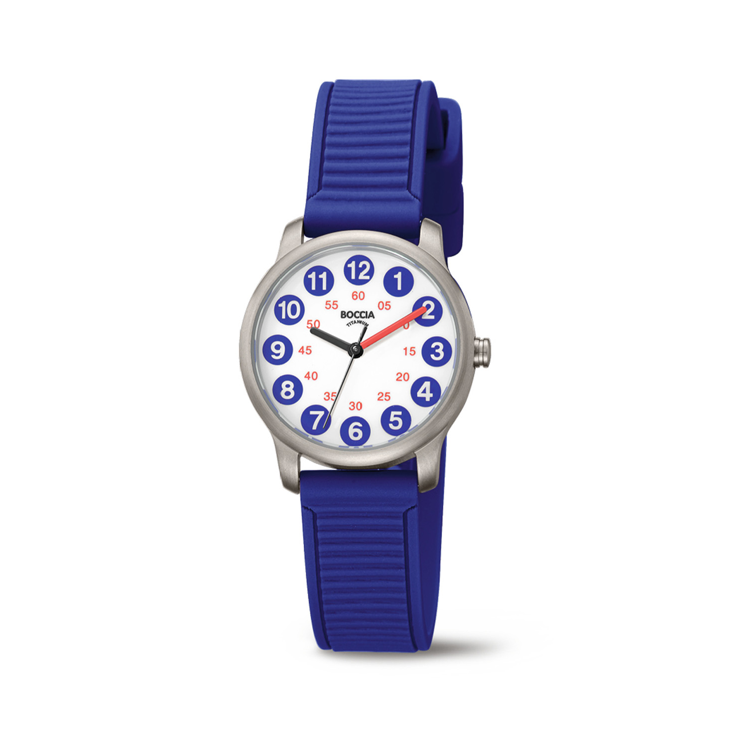 Boccia Titanium 3373-05 Kids Blauw
Dit kinderhorloge van Boccia heeft een speelse uitstraling. De 3373-05 heeft een ronde titanium horlogekast van 28mm met een witte wijzerplaat waarop de uren en minuten duidelijk zijn aangegeven met blauwe en rode kleuren. Een perfecte manier om met dit Boccia horloge klok te leren kijken. De blauwe bewerkte siliconenband met een gespsluiting maakt het dragen gemakkelijk. Het horloge heeft een mineraalglas en is 5ATM.

HET MERK
Boccia Titanium is het titanium merk van Nederland, dat zijn oorsprong in Duitsland vindt en is opgericht in het jaar 1992. Ontwikkeld door internationale ontwerpers. Alle titanium componenten van de BOCCIA TITANIUM collectie zijn gemaakt van 99,7% puur titanium; het bijzondere materiaal. Het is licht in gewicht, neemt de temperatuur van de huid aan en is zeer huidvriendelijk. Bovendien is het corrosie- en temperatuurbestendig.

SPECIFICATIES
- Mineraalglas
- Ronde titanium horlogekast, Ø 28mm
- Blauwe siliconenband
- Witte wijzerplaat
- 5ATM