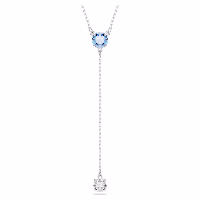 Deze ketting is eenvoudig vormgegeven en doordrenkt met kleur en is een pure uitdrukking van de vreugdevolle stijl van Swarovski. Het ontwerp met rhodium toplaag heeft een centraal blauw kristal in Round-slijpvorm, met een heldere Swarovski Zirkonia die aan een delicate ketting eronder hangt. Draag dit lichtvangende stuk om uw look te verlichten voor elke speciale gelegenheid.