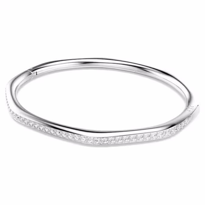 Deze Dextera-armband, een van Swarovski’s populairste stijlen, is een chic statement. Het slanke, achthoekige ontwerp met rhodium toplaag is geaccentueerd met een rij precisiegeslepen kristallen in een verfijnde klauwzetting. Draag de armband los of combineer hem met andere armbanden voor extra glans.