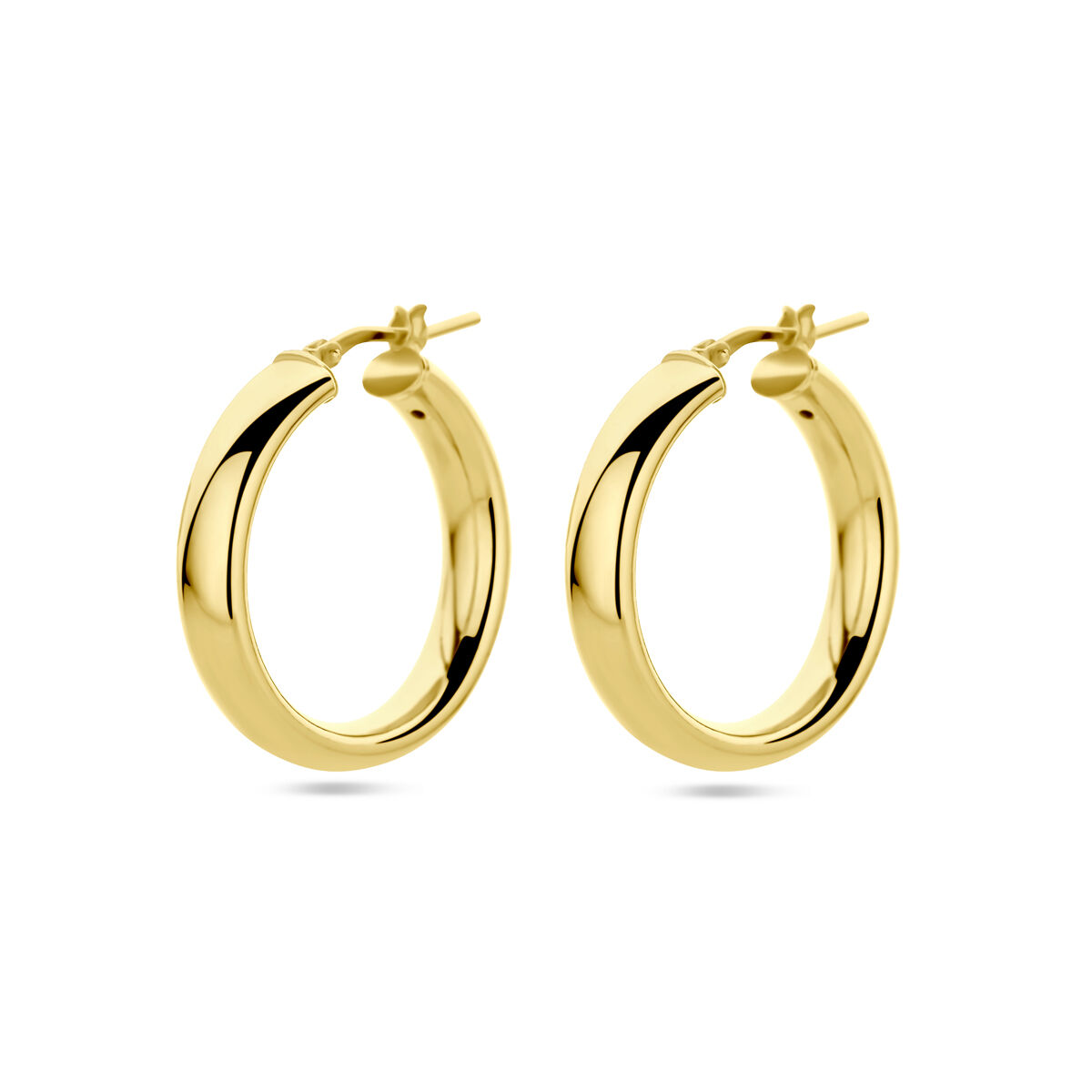 De ZILVER VERGULD (GEEL) OORSIERADEN hebben de volgende kenmerken: glanzend zilver geel vergulde materiaal, diameter van 26mm, en gewicht van 5.6g. De vorm is half-rond en het type is creolen. Deze sieraden zijn perfect voor dagelijks gebruik of speciale gelegenheden. Draag ze met je favoriete outfit voor een stijlvolle en verfijnde look.