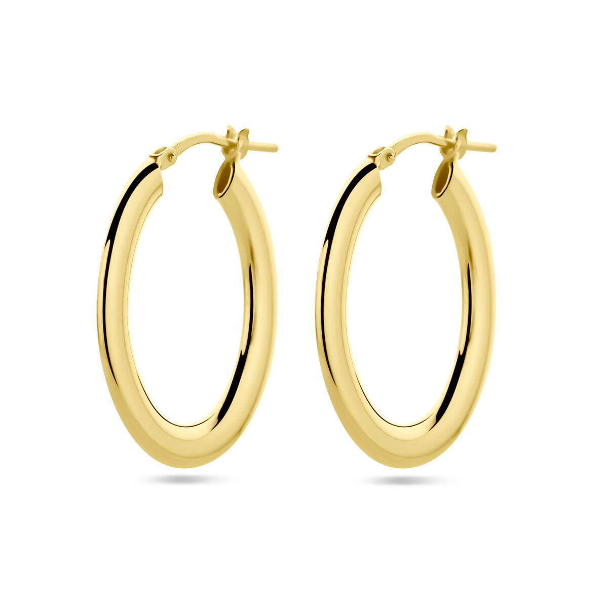 De Goud Geel op Zilver creolen hebben een gewicht van 3,9 gram. Met een glanzende afwerking en een diameter van 29, zijn ze ideaal voor dagelijks gebruik of speciale gelegenheden. Draag ze om je look elegant en verfijnd te maken. Een perfecte toevoeging aan elke sieradencollectie.