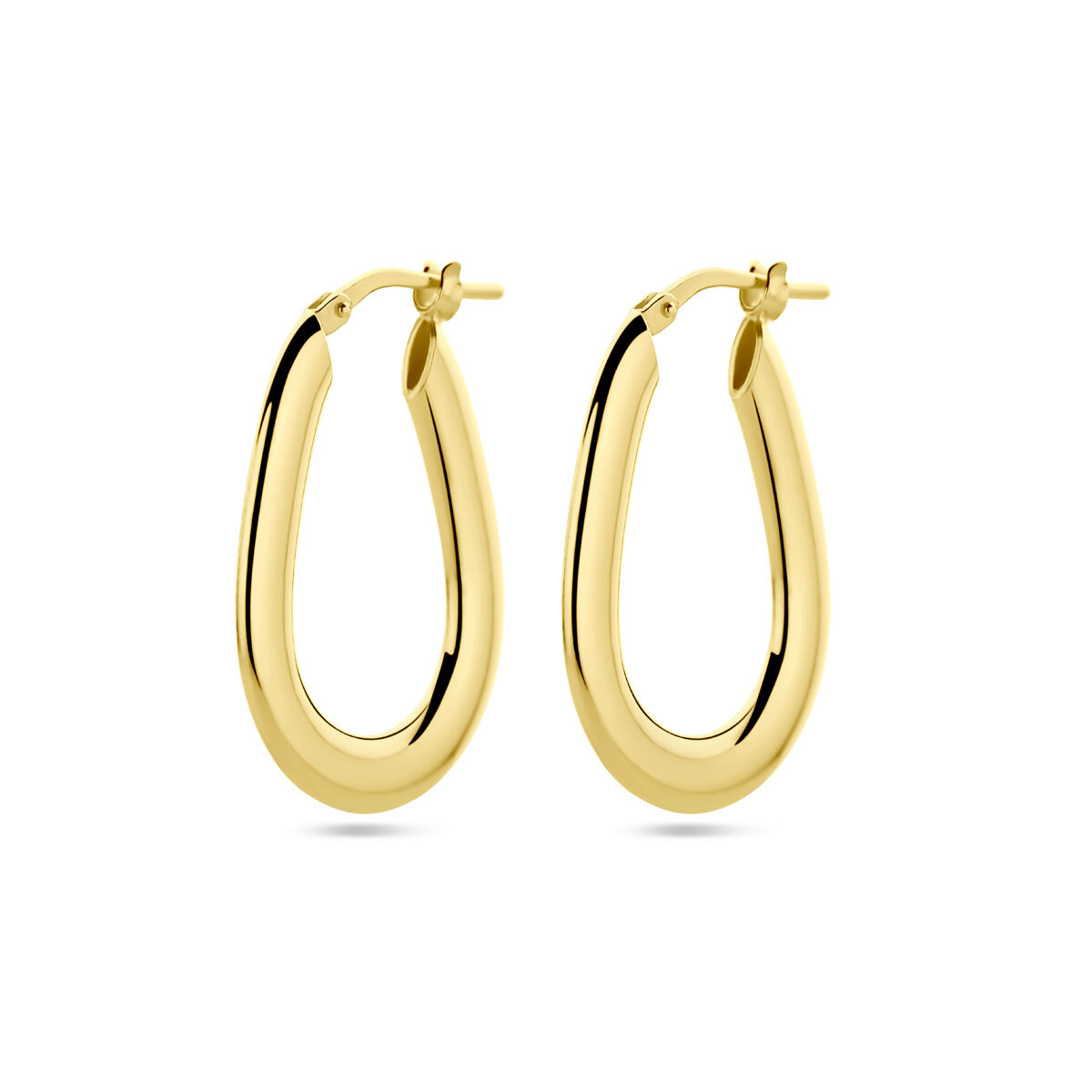 De Goud geel op Zilver creolen Met een gewicht van 3,6 gram zijn ze perfect om elke outfit een verfijnde touch te geven. Draag ze bij zowel formele als informele gelegenheden voor een stijlvolle uitstraling. Perfect voor dagelijks gebruik of speciale gelegenheden.