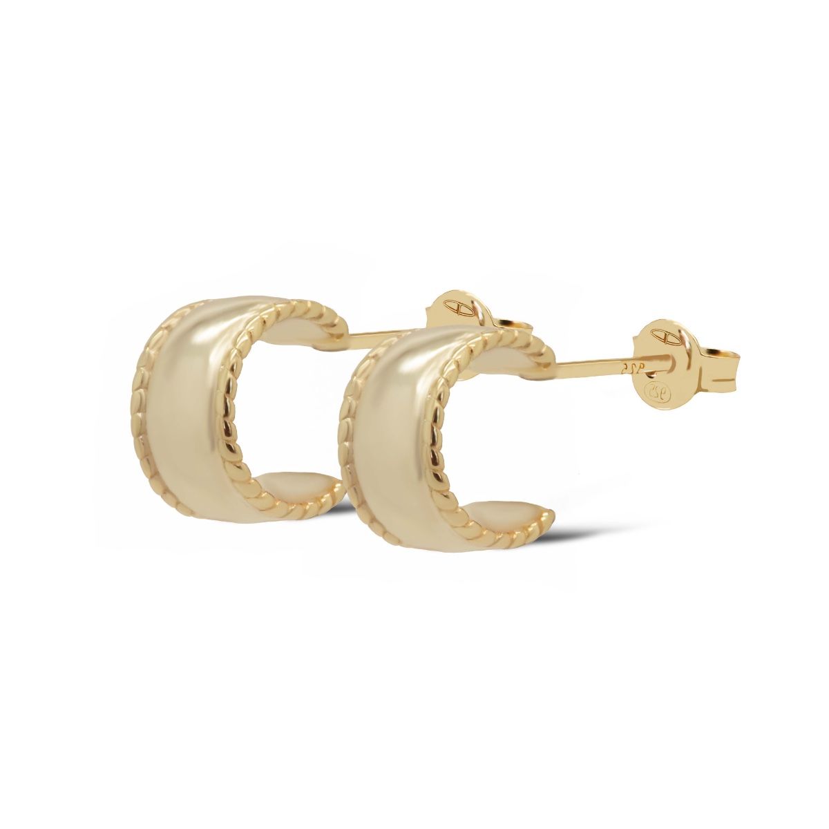De Karma Symbols XL TREVOR 10MM Goldplated, modelnummer KAR-X191GP, is een prachtig paar stijlvolle stud oorbellen. Deze nikkelvrije juwelen zijn perfect voor dagelijks gebruik of speciale gelegenheden. Combineer ze met een elegante outfit voor een verfijnde look. Hun eenvoudige doch chique ontwerp maakt ze veelzijdig en tijdloos voor elke sieradencollectie.
