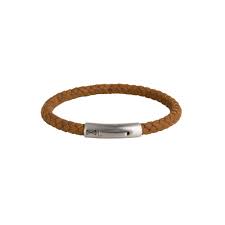 De Iron Single String Noyer-on-Black (21,0cm), modelnummer AZ-BL004-I-210, is een stijlvolle armband die valt onder de categorie "JEWEL." Het is een elegant sieraad dat perfect past bij zowel casual als formele outfits. Draag het solo voor een minimalistische look, of combineer met andere armbanden voor een gelaagde stijl.