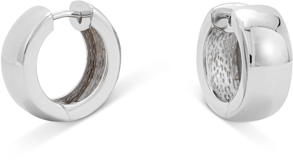 Een paar licht bolle zilveren creolen breed 8 mm en doorsnede 18.8mm