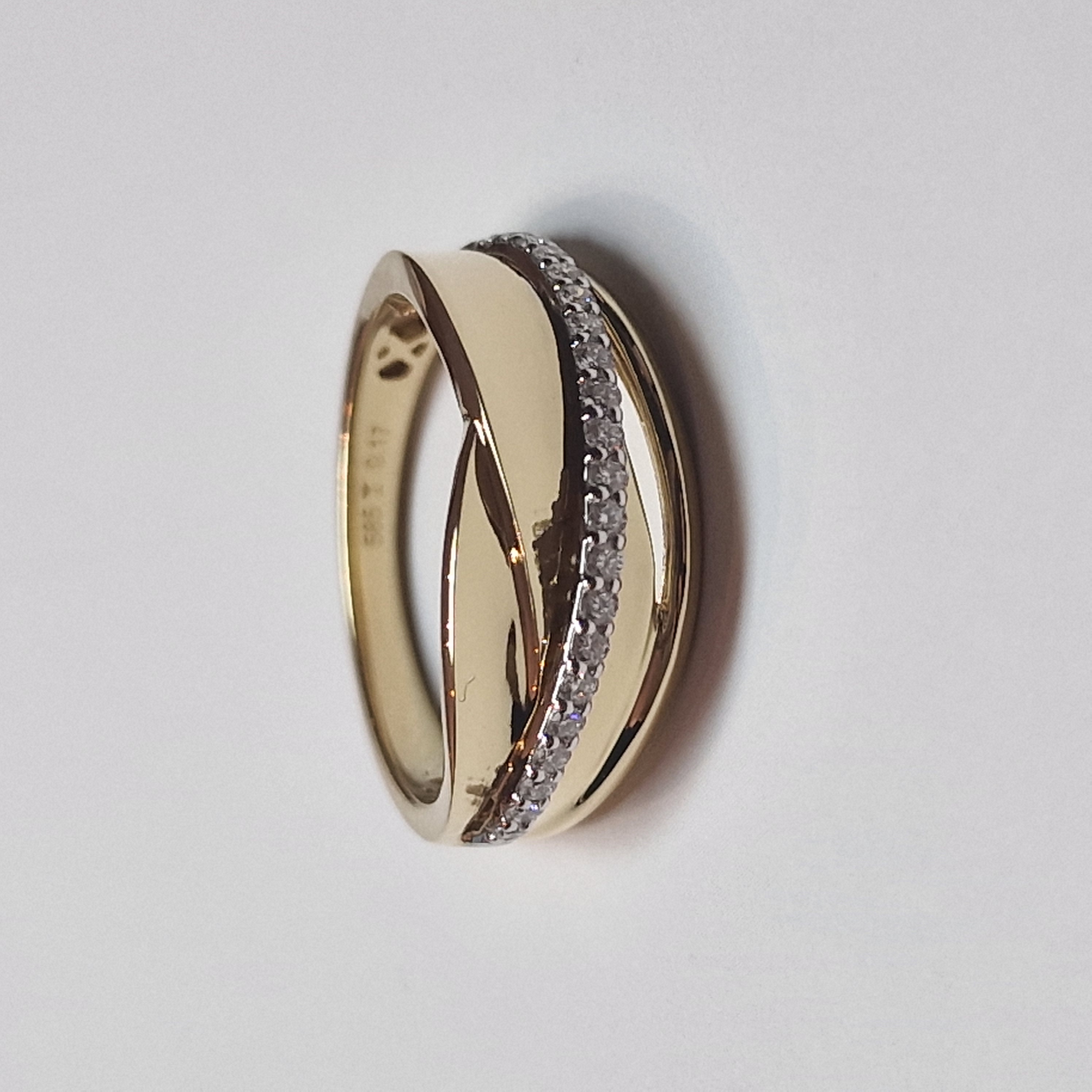 14k geel en witgouden ring met diamant