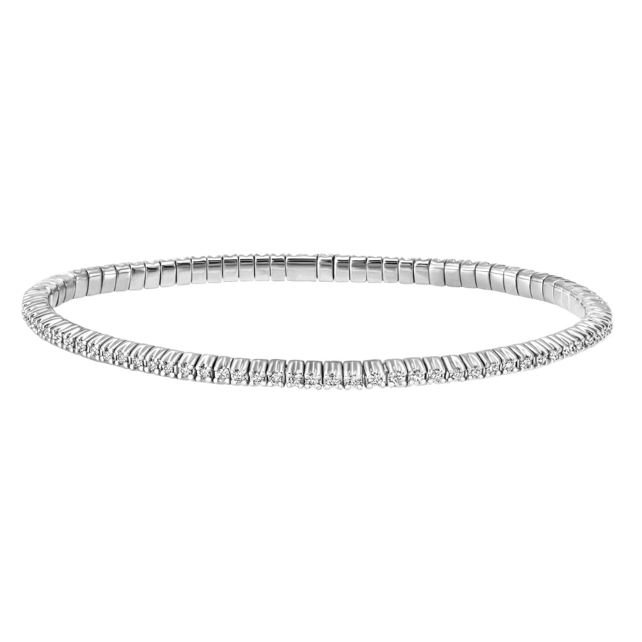 Entdecken Sie das Armband mit 90 Brillanten. Flexibel und ohne Schloß ist es leicht anzuziehen und schmiegt sich angenehm um Ihren Arm. Hergestellt aus edlem 585/- Weißgold, strahlt es zeitlose Eleganz aus. Perfekt für besondere Anlässe, ergänzt es sowohl Abendkleider als auch lässige Outfits. Tragen Sie es allein oder in Kombination mit anderen Schmuckstücken für einen glamourösen Look.