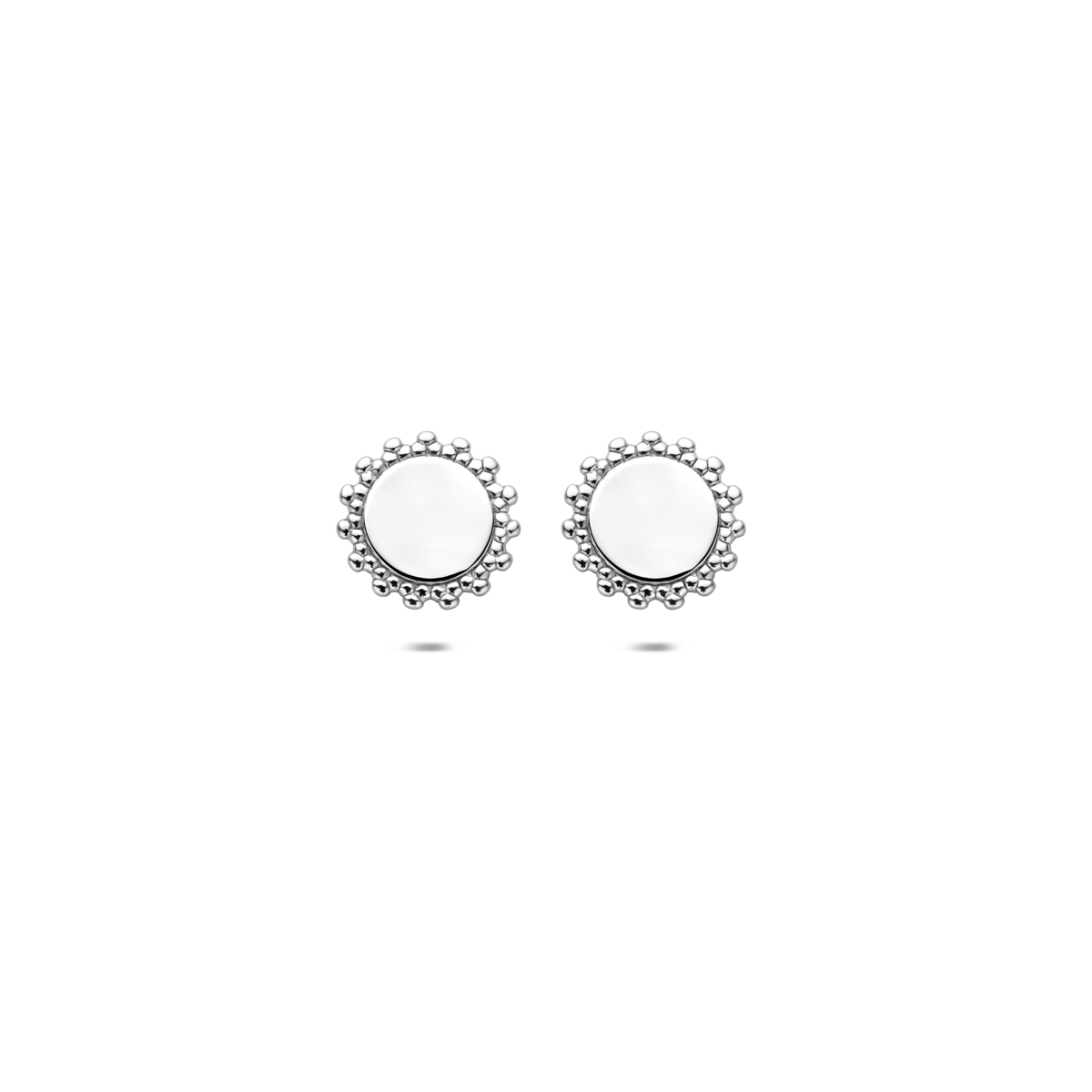 Gerhodineerd 925 zilveren oorknoppen. De oorknoppen hebben een diameter van 7.5mm.