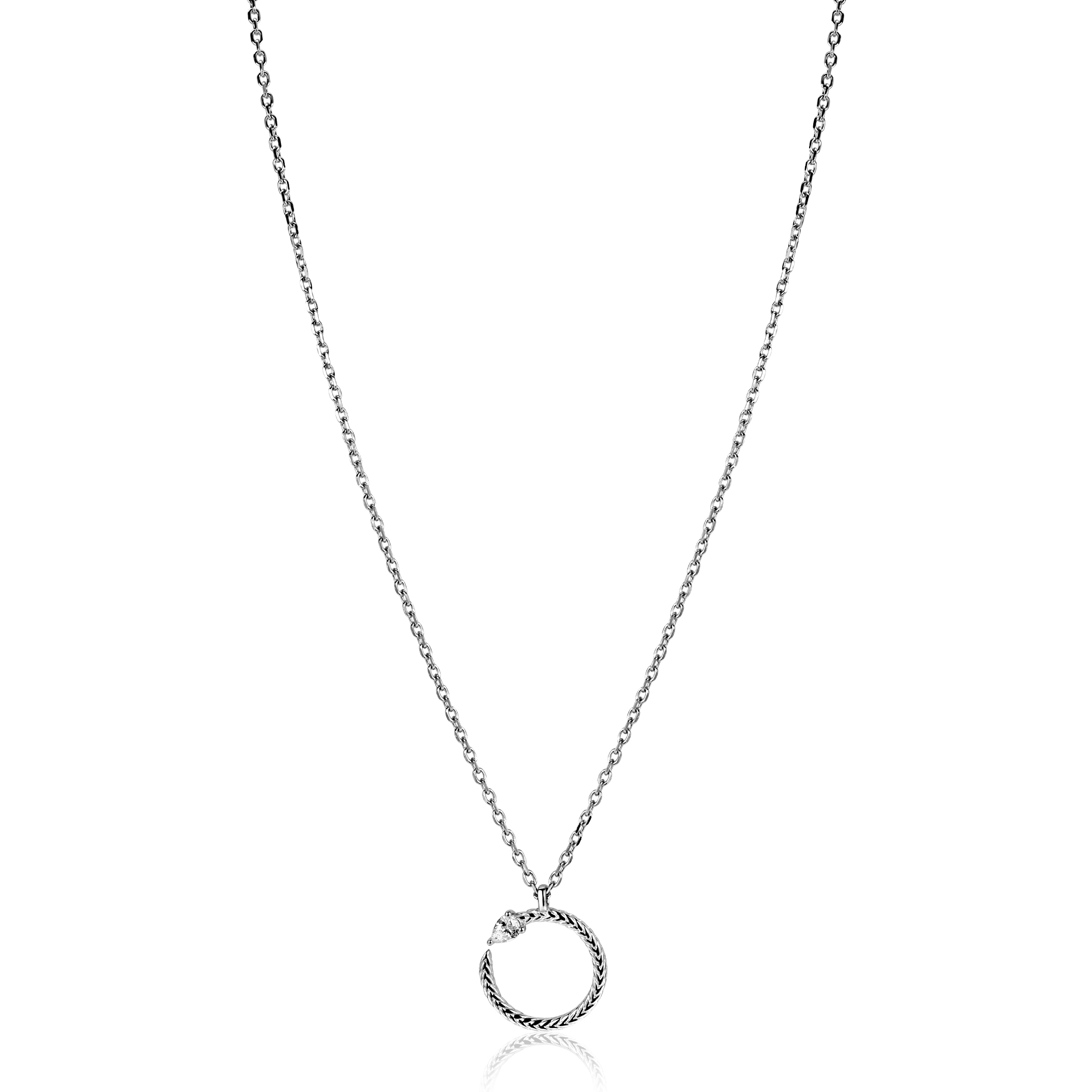 De ZINZI Zilveren Ketting ZIC2722 van 42-45 cm heeft een ronde slang-hanger en is gemaakt van 925 sterling zilver. Deze nikkelvrije ketting heeft een breedte van 18 mm. Perfect voor dagelijks gebruik of speciale gelegenheden. Combineer met andere zilveren sieraden voor een elegante look. Draag het tegen een effen top voor de beste uitstraling.
