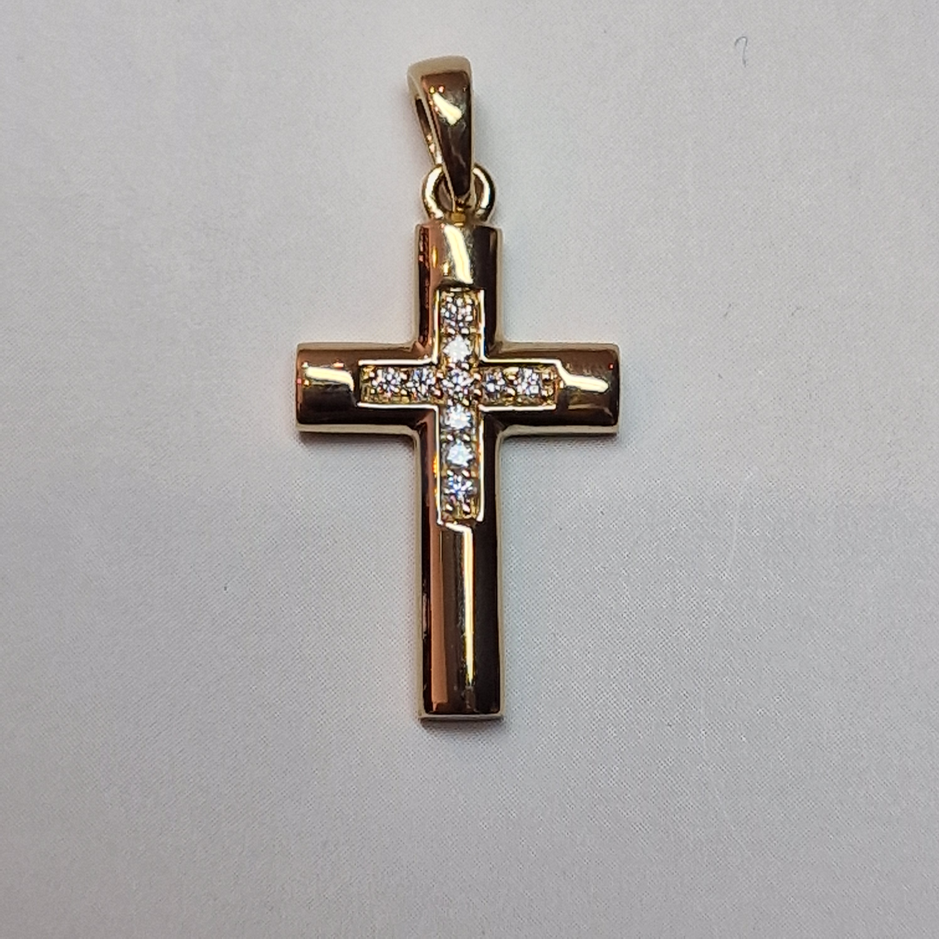 14k geelgouden kruis hanger met diamant