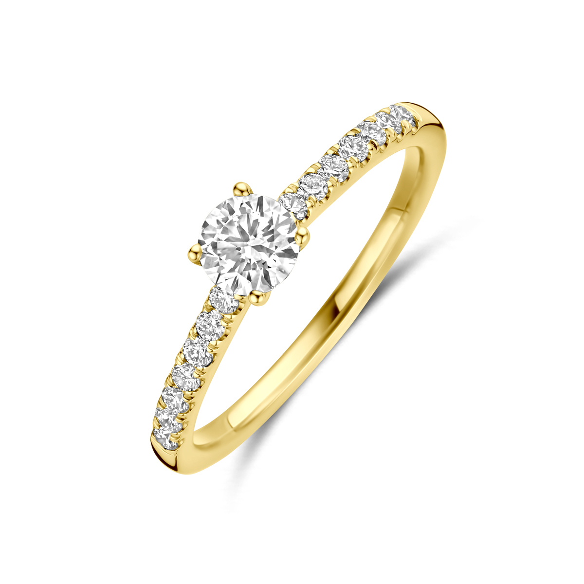 14k Geelgouden ring uitgevoerd met diamant. De steen heeft een afmeting van 4.5mm. Het totale diamantgewicht is 0.58ct. Lab grown diamanten zijn diamanten die ontstaan in een laboratorium. Onder extreem hoge druk en temperatuur wordt het natuurlijk ontstaansproces nagebootst met als eindresultaat een diamant met dezelfde chemische eigenschappen maar met een andere oorsprong.