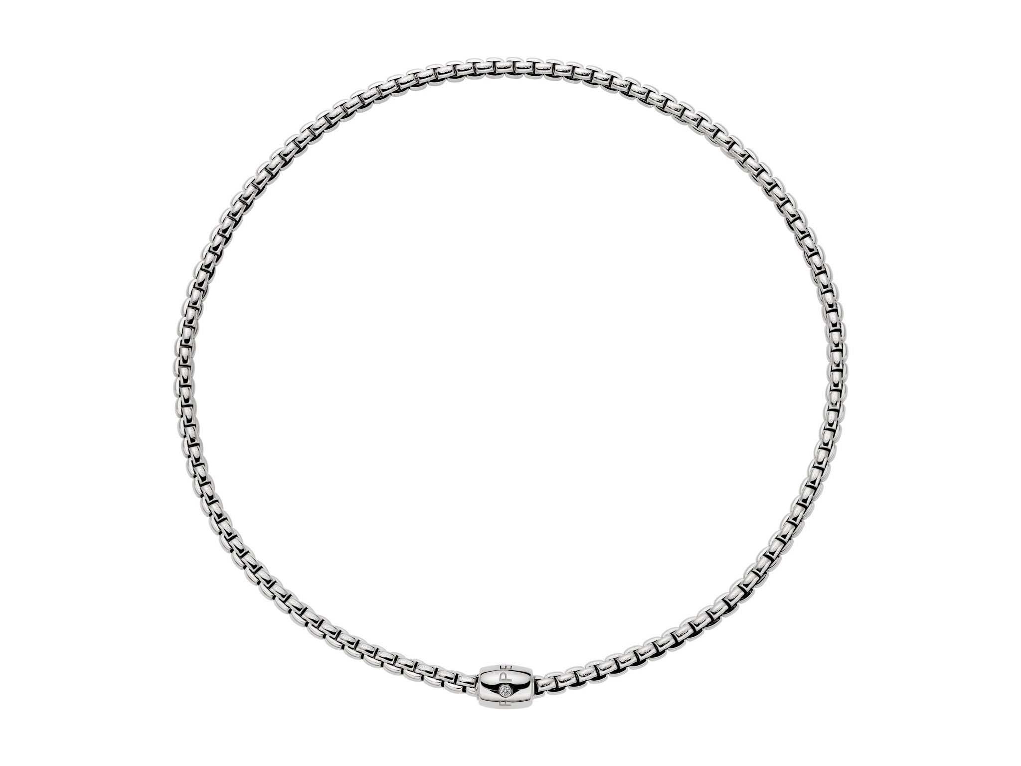 De Fope Eka Flex'it collier model 07F01CX_BB_B_XBX_043 is een elegante halsketting van 18-karaats witgoud met een schitterende diamant van 0,01 ct. Deze verfijnde accessoire past perfect bij formele en informele outfits. Draag deze tijdloze ketting solo of met andere sieraden voor een stijlvolle en verfijnde uitstraling. Ideaal voor elke gelegenheid.