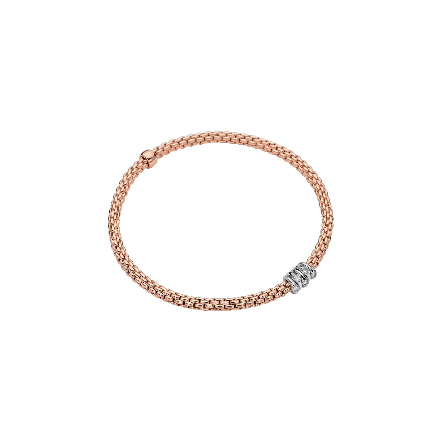 De Fope Prima Flex-it armband in rosegoud is een verfijnd sieraad van 18 karaat goud, verrijkt met een diamant van 0.07 karaat. Het is de perfecte accessoire voor elke gelegenheid. Draag het solo voor een subtiele elegantie of combineer met andere armbanden voor een moderne, gelaagde look. Modelnummer: 74608BX_BB_R_XBX_00M.
