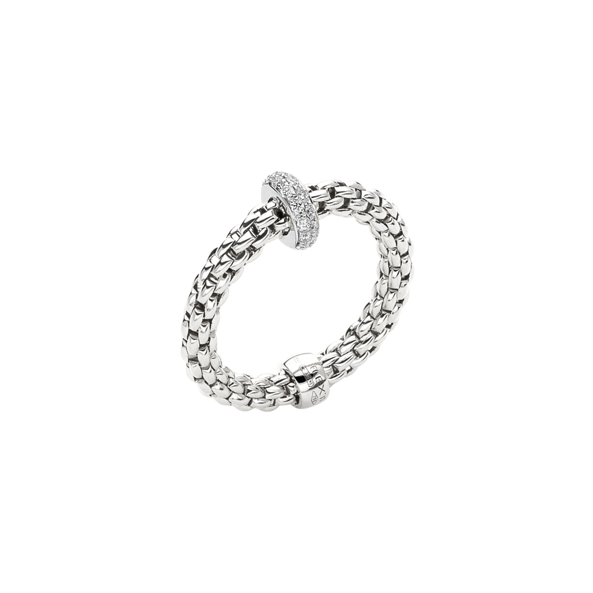 De Fope Prima Flex'it ring, modelnummer 74508AX_BB_B_XBX_00M, is een schitterend sieraad van 18-karaats witgoud met een totale diamantcarat van 0,18. Perfect voor een subtiele, maar elegante uitstraling. Draag deze ring als een opvallend accessoire bij formele gelegenheden of om je dagelijkse outfit een luxe touch te geven. Maat: 55.