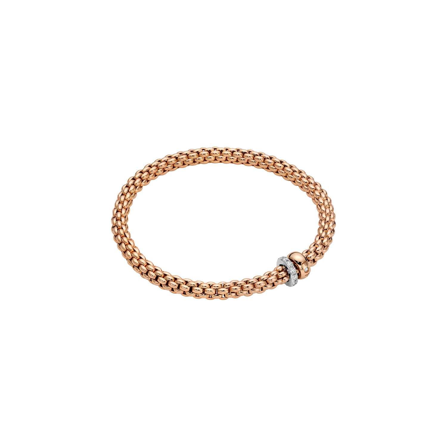 De Fope Solo Flex-it armband rosegoud met diamant pavé, modelnummer 62406BX_PB_R_BRX_00M, is een verfijnd juweel gemaakt van 18 karaat goud met roze tinten en bevat een diamanten pavé van 0,29 karaat. Draag het solo voor een elegante look of combineer met andere armbanden voor een stijlvolle stapeling. Perfect voor dagelijks gebruik of speciale gelegenheden.
