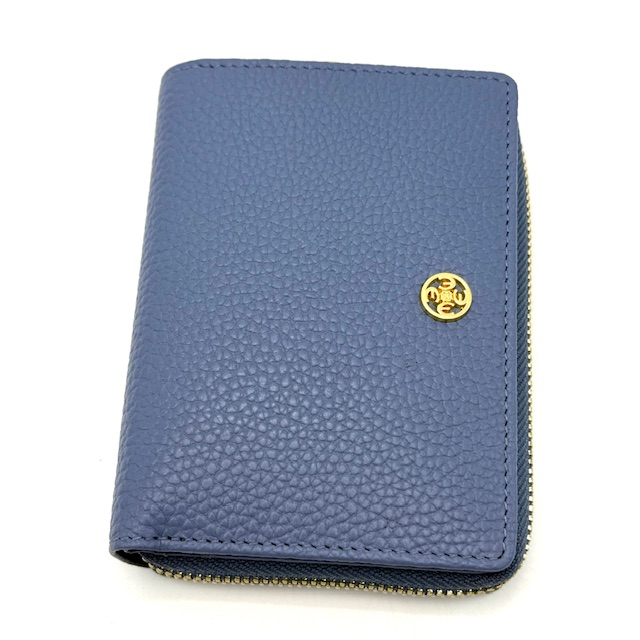 Praktische damesportemonnee met gouden accenten
Deze elegante en praktische damesportemonnee is ontworpen met oog voor detail én gebruiksgemak. Uitgevoerd in mooie, vrouwelijke kleuren en afgewerkt met stijlvolle gouden accenten, is deze portemonnee een echte eyecatcher voor elke gelegenheid.

Kenmerken:

Opbergruimte voor 8 creditcards – overzichtelijk en veilig opgeborgen
4 steekvakken – ideaal voor bonnetjes, pasjes of briefjes
Dubbel vak voor papiergeld – houdt briefgeld netjes gescheiden
Dubbel muntvak met ritssluiting – handig en overzichtelijk voor muntgeld
Compact en stijlvol – past in vrijwel elke handtas
Afmetingen:
Hoogte: 13 cm x Breedte: 9 cm x Diepte: 2,5 cm