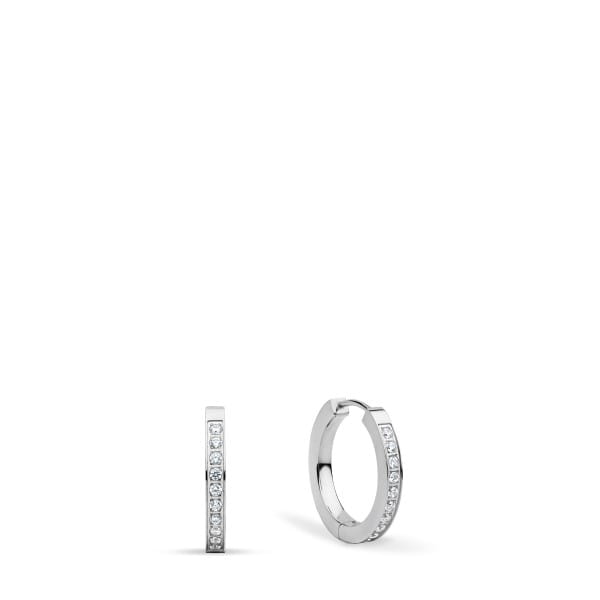  Creëer je look met elegante en unieke combinaties. De ARCTIC SYMPHONY COLLECTION zorgt voor een creatief hoogtepunt met zijn grote selectie prachtige ringen, bedels, kettingen, armbanden en oorbellen. Deze sieradencollectie wordt gekenmerkt door de combinatie van hoogwaardige materialen zoals hightech keramiek, zirkonia stenen, roestvrij staal en Milanese mesh. De rechttoe rechtaan, eenvoudige look harmonieert perfect met de BERING horlogecollectie en rondt zo het algemene merkconcept van BERING perfect af.  Diameter: 20 mm 