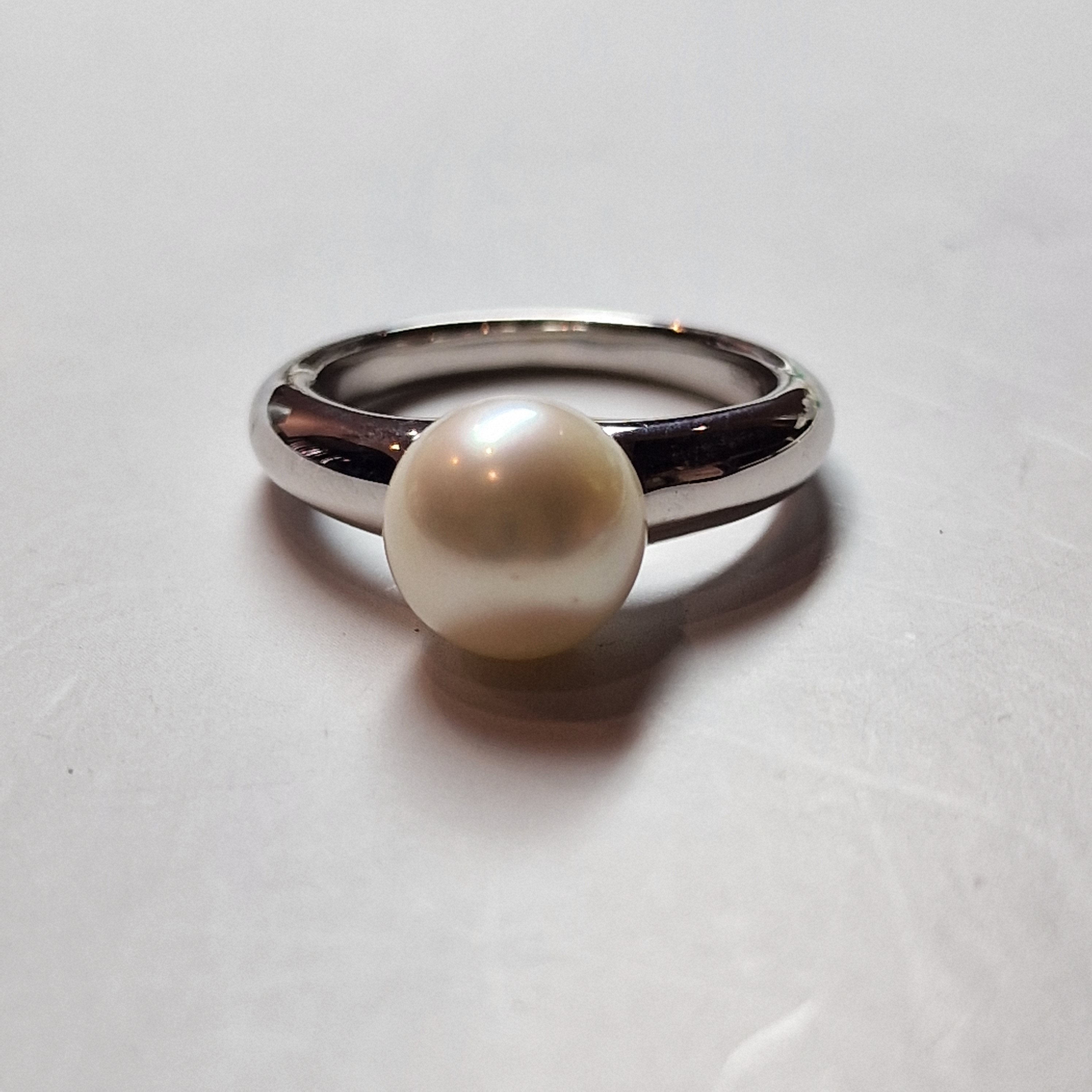 14k witgouden ring met rondde zoetwater parel wit