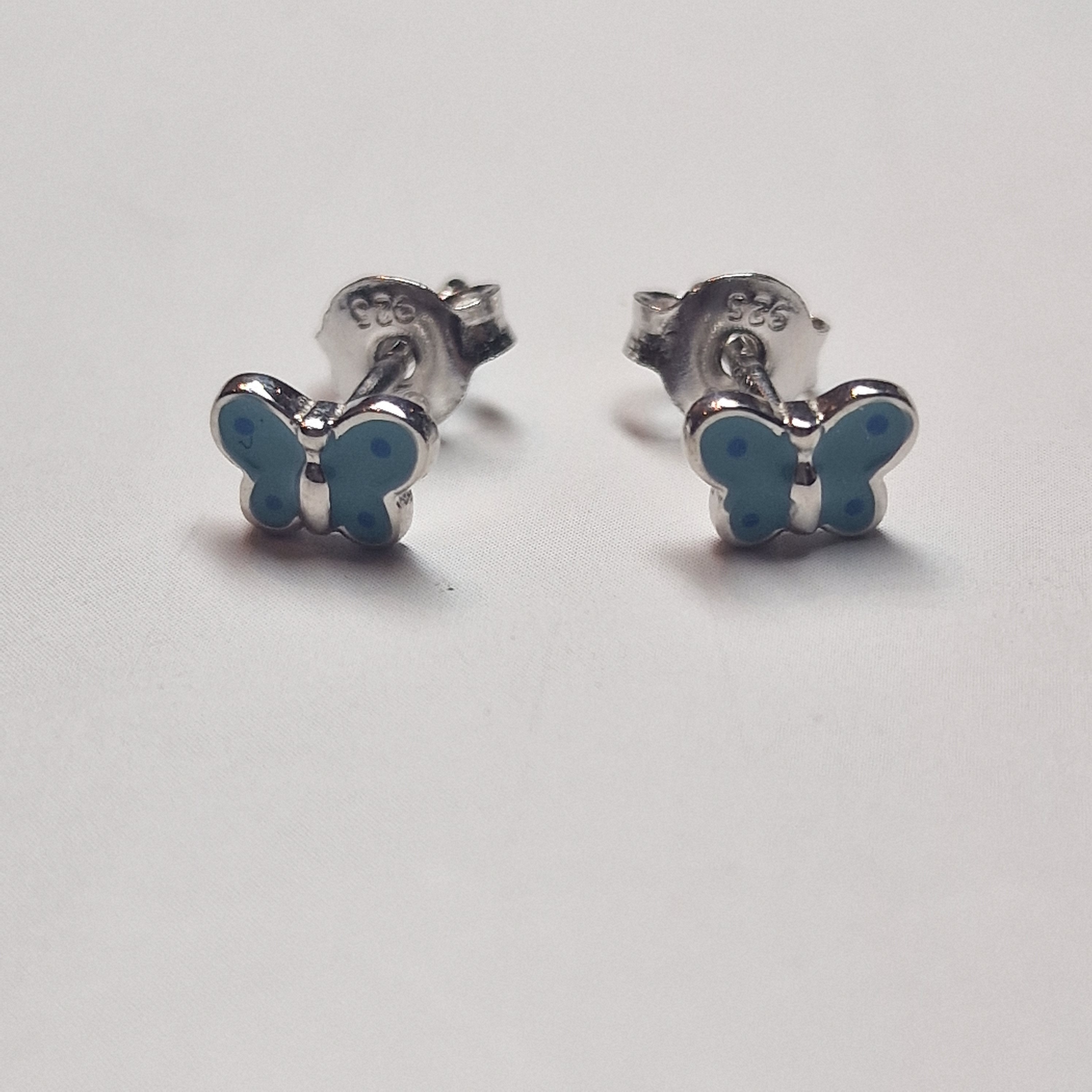 zilveren oorknop vlinder met blauw emaille