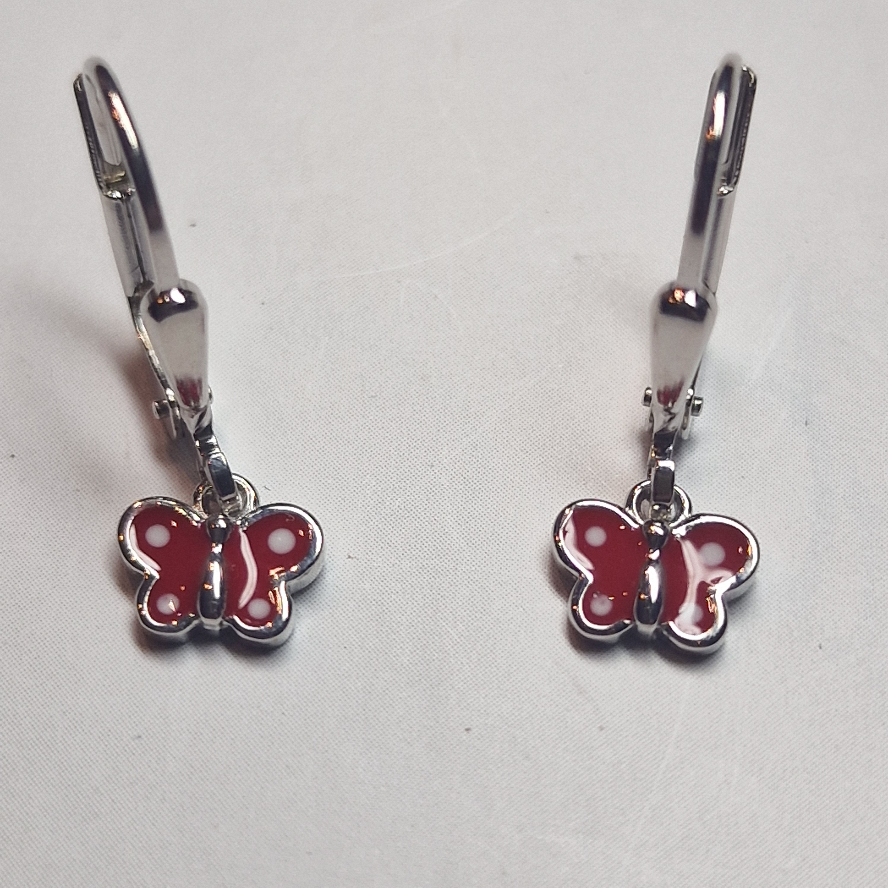 zilveren vlinder oorbellen met brisuur sluiting, rood emaille