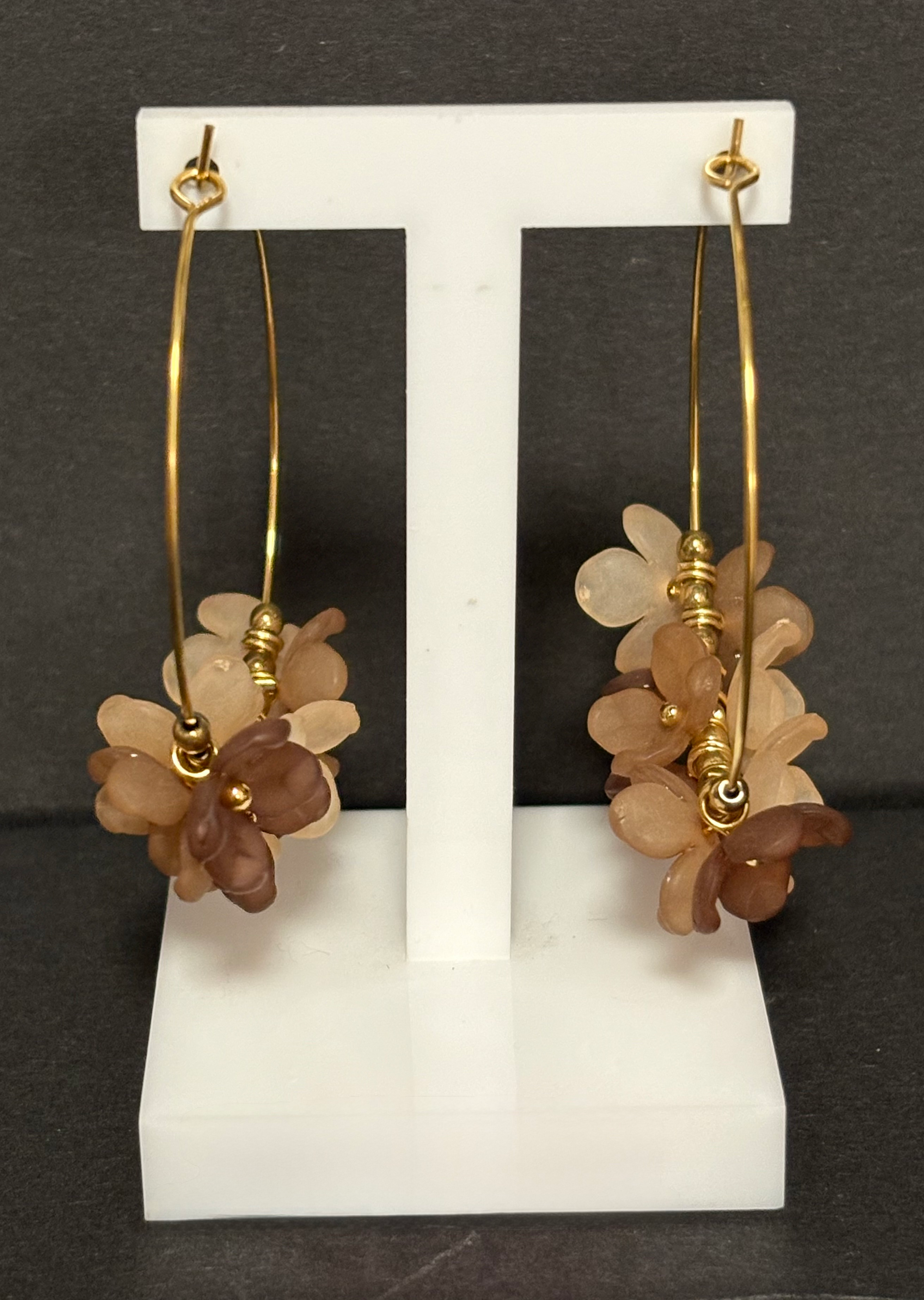 Day & Eve oorringen met bruine bloemen