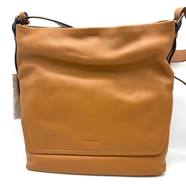 schoudertas Hoogte 36cm x breed 18cm x lengte 35cm