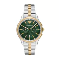 Het Emporio Armani Horloge AR11692 is een verfijnd polshorloge met een roestvrijstalen kast en band in goud-zilver kleur. Het heeft een groene wijzerplaat met strepen, een datumaanduiding, en chronograaf functie. Dit waterbestendige quartz horloge is ideaal voor zowel formele als casual gelegenheden. Draag het met een elegant kostuum of een nette casual outfit.