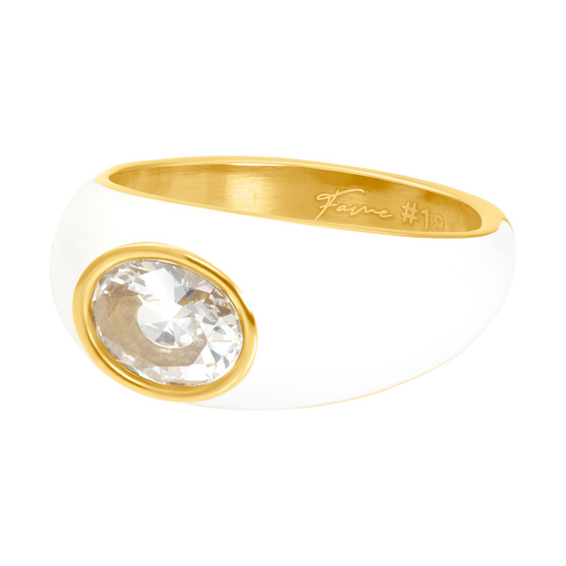 De iXXXi Fame ring Reina is een brede single ring gemaakt van stainless steel. De ring heeft het design van een zegelring met daarin een opvallende steen.