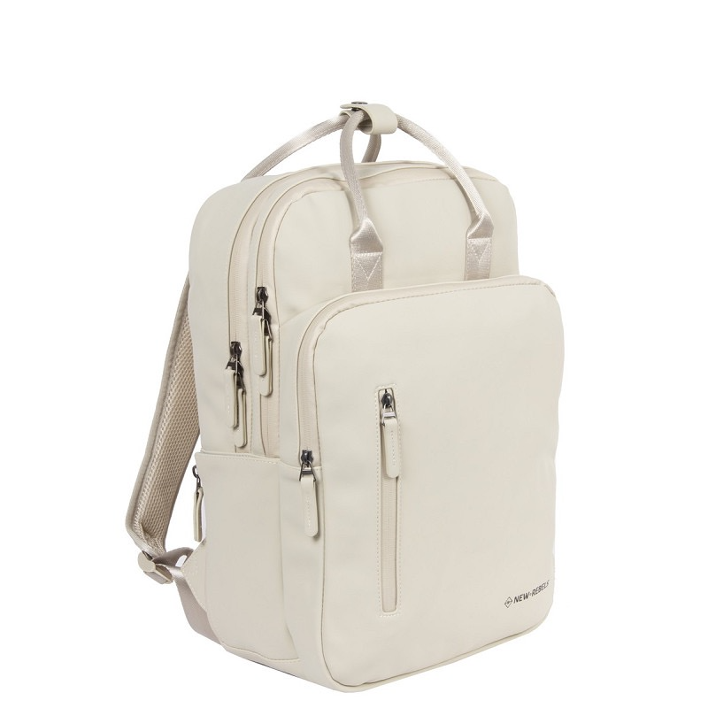 New Rebels William - Milwaukee Handel Backpack &ndash; Beige (Kleurcode: 06)
Stijlvol, functioneel en helemaal on-trend &ndash; de William Milwaukee Handel Backpack van New Rebels is d&eacute; rugzak voor iedereen die houdt van een moderne look en praktische indeling. De neutrale beige kleur (kleurcode 06) maakt hem gemakkelijk te combineren met elke outfit, of je nu naar werk, school of de stad gaat.

Met een formaat van 28x16x44 cm biedt deze backpack genoeg ruimte voor je dagelijkse essentials, zonder log aan te voelen. Gemaakt van 100% PU, is deze rugtas waterafstotend, stevig en voorzien van een luxe, matte afwerking.

Voordelen op een rij:
Tijdloos design in beige &ndash; stijlvol en veelzijdig
Stevige handgreep en verstelbare schouderbanden voor optimaal draagcomfort
Ruime binnenkant met handige opbergvakken
Waterafstotend PU-materiaal &ndash; duurzaam en onderhoudsvriendelijk
Ideaal voor dagelijks gebruik, werk, school of reizen
Of je nu onderweg bent naar een meeting of op citytrip gaat &ndash; met de New Rebels William Backpack doe je het in stijl &eacute;n met gemak.

Ga voor comfort, ruimte &eacute;n design &ndash; kies jouw favoriete New Rebels rugtas vandaag nog!
